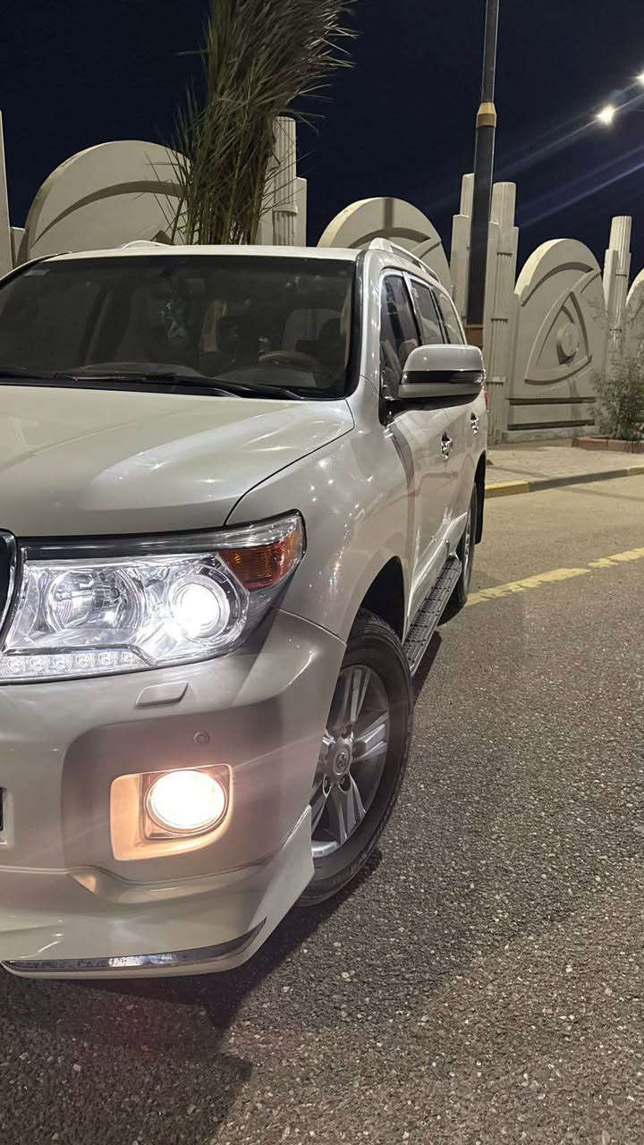 السلام عليكم  لاندكروز بريم 2013 كفالة 
6 سلندر رقم بغداد  مشروع وطني 
اللون ابيض صدفي
سلايت روف 
فور ويل 
ابواب بصمتين
كشنات جلد 
كشن كهرباء 3دكم
اشاير مري
جام اوتو
لايت زنون 
تبريد ثلاث قطع 
ثلاجه
‏‎تحكم استيرن
السيارة جديده ومامتعوبه
السعر 365 وبيها مجال قليل للشراي 
العنوان مجمع الامل السكني
*********** البصرة, العراق
