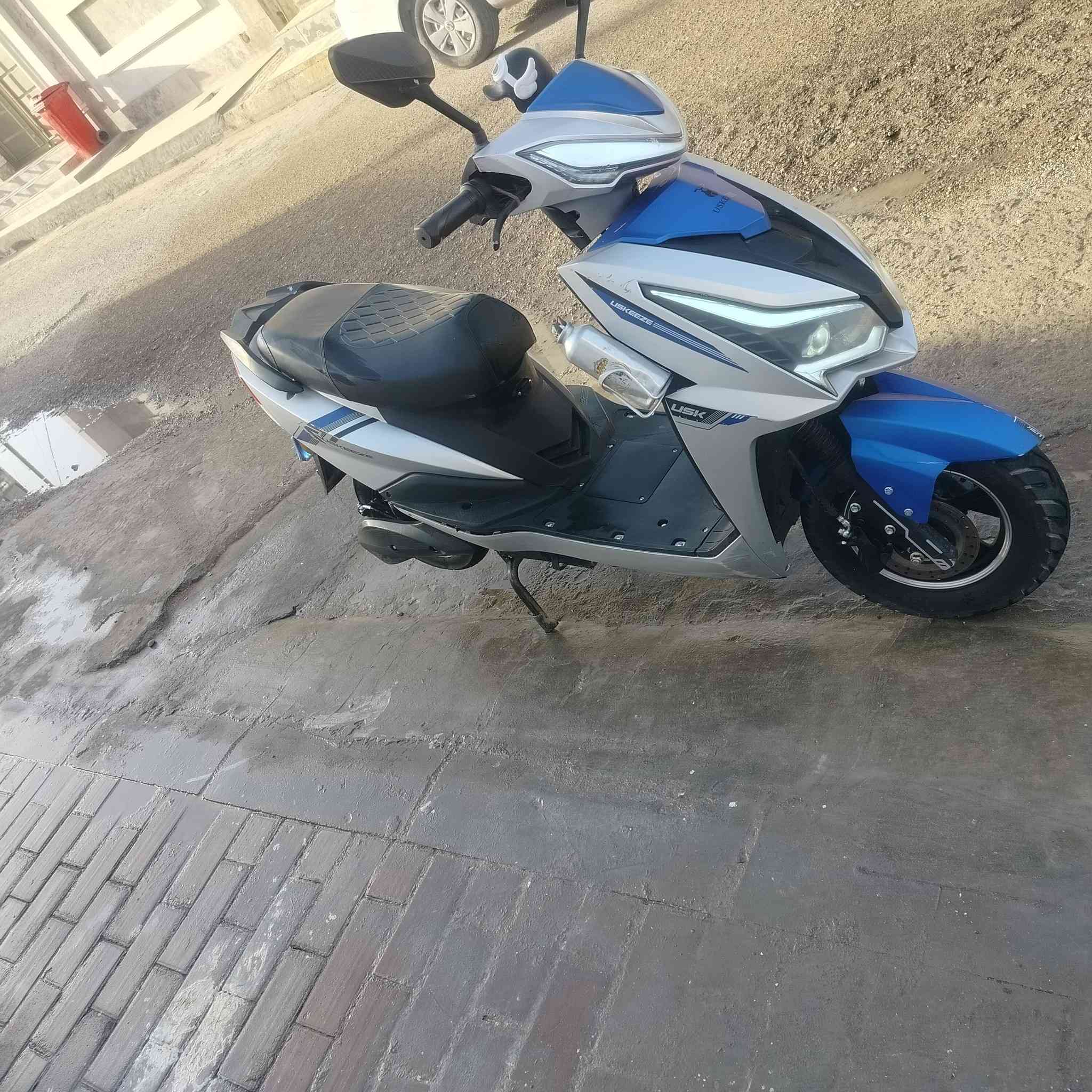 سلام عليكم دراجه شحن للبيع كامله من كلشي كهربايات شغاله كله عده الهورن السعر 600وبيهه مجال للطيبين تواصل***********
