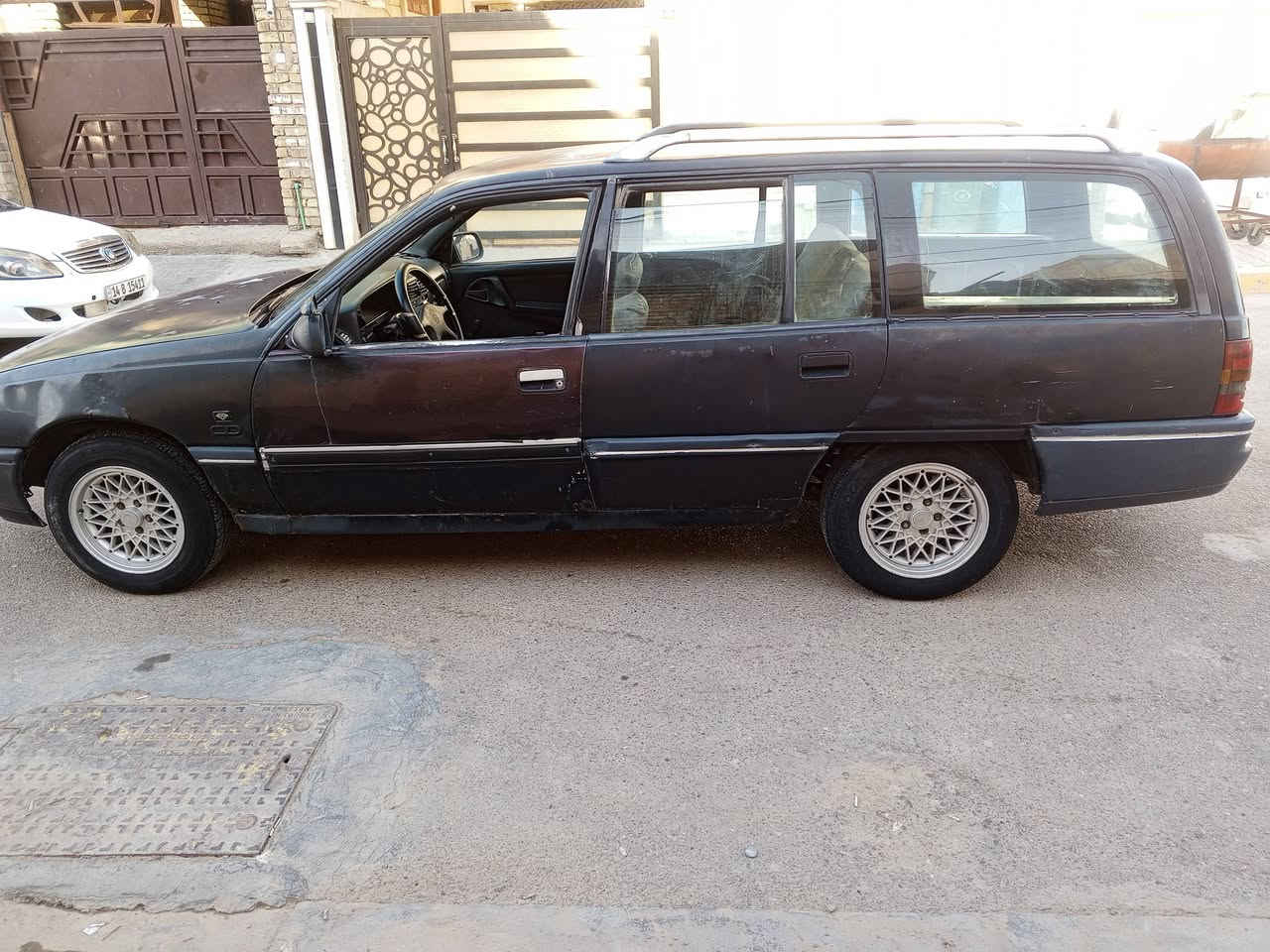 السلام عليكم أوبل أوميكا 1990محرك وكير أوتماتيك ونجي خير من الله رقم انبار بسمي مشروع وطني  سنويه نهايت 27 جاهزه  باتري جديد اليوم اشتريته نقص بس صدر تعبان حيل بور شغال  يرادله ترتيب #السعر19 وبيه مجال
المكان بغداد المحموديه ***********
