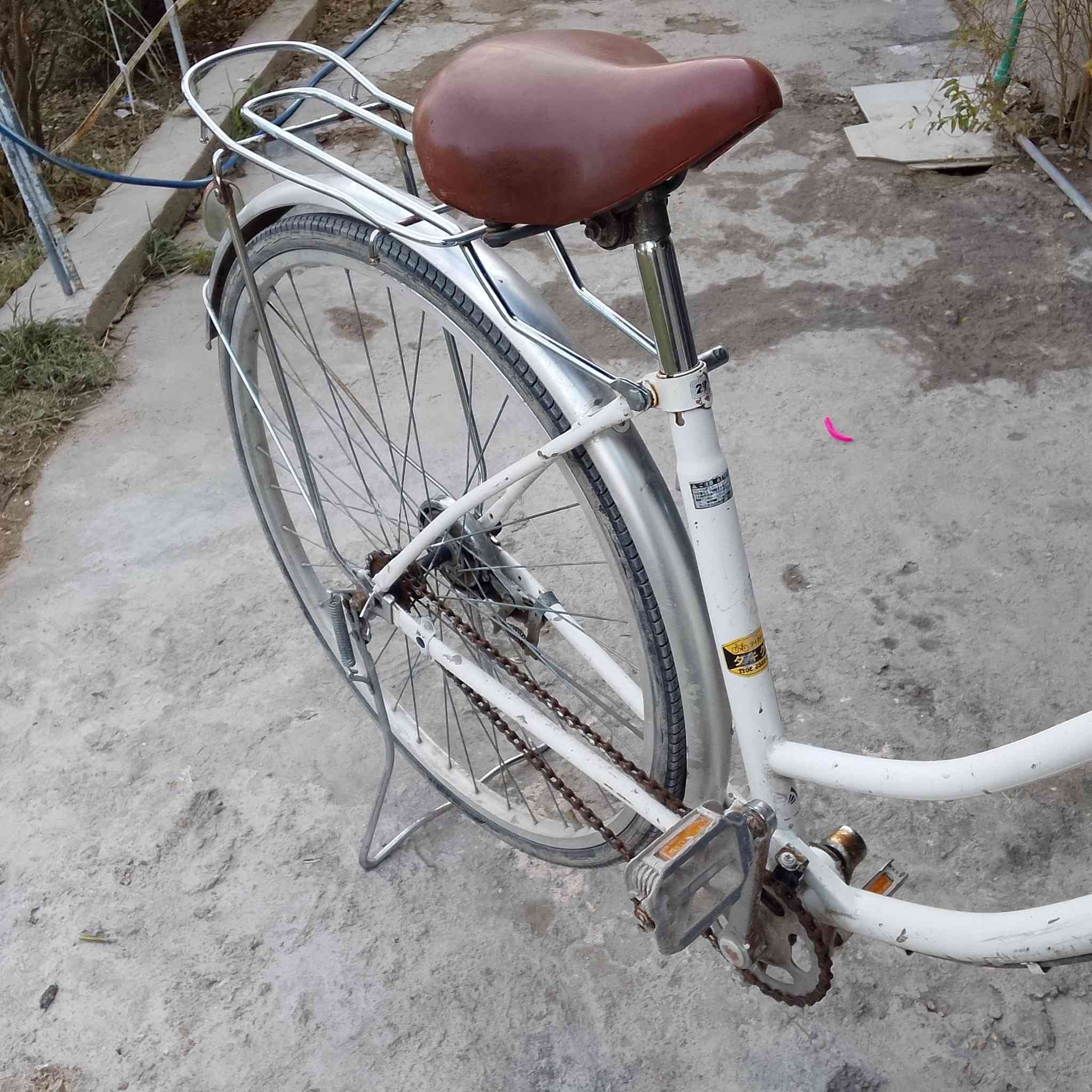 السلام عليكم بايسكل ياباني حجم 27للبيع السعر 70وبي مجال الاستفسار ***********
