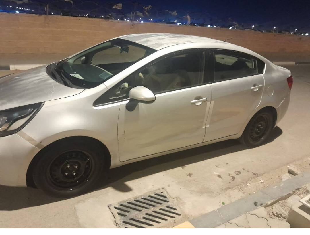 كيا ريو للبيع موديل 2014 خليجي مكينه دوش رقمه مثنى نگليزي بأسمي ومكانه ناصريه السعر 70
***********
