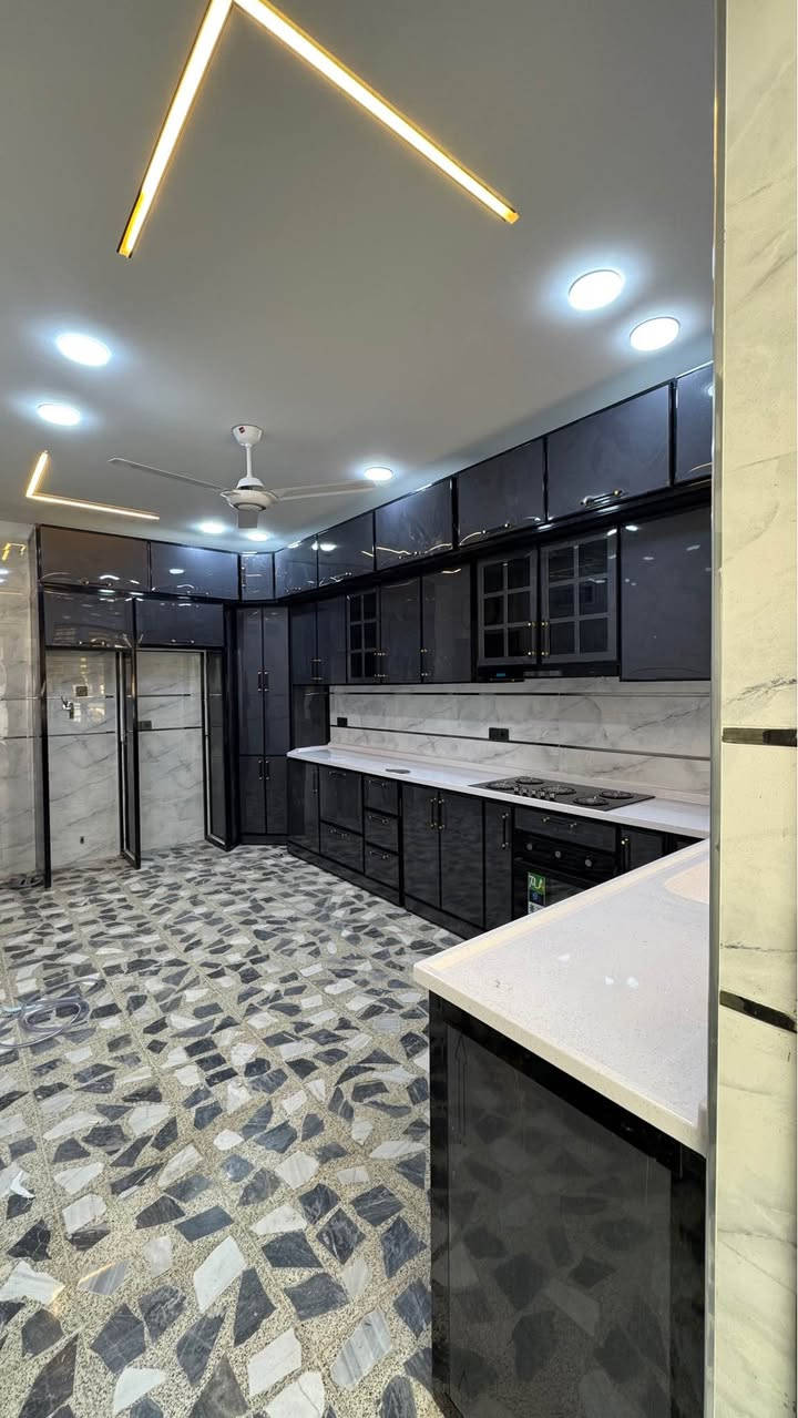 ***********.            
مطبخ المنيوم مواد تركي ثقيل جكامج البواب هدروليك مقاطع محشه بخشب مع ضمان حقيقي اي شي ما يعجبك فلوسك مرجوعه و ترميم مطبخ علينا موصل, نينوى
