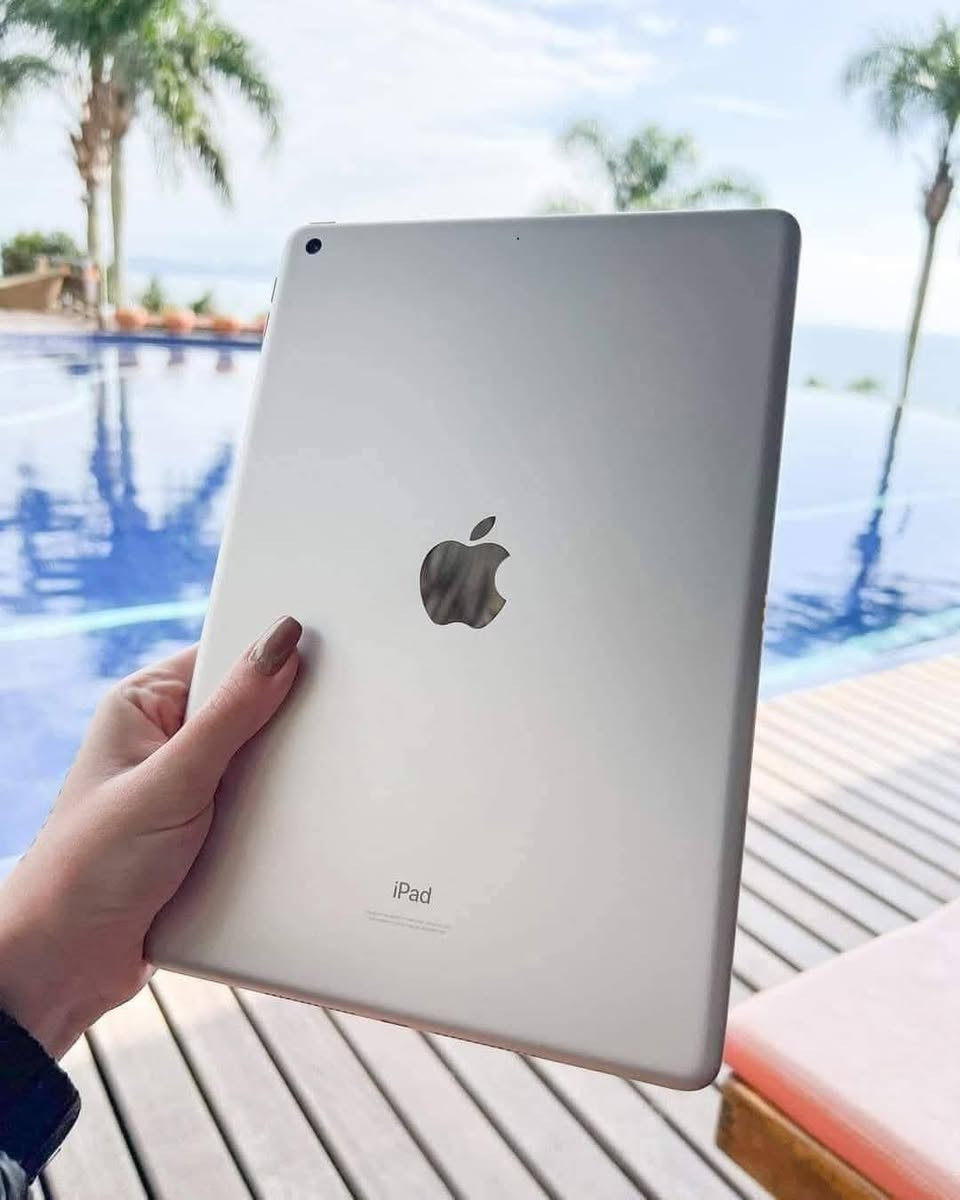 #مستخدم📱

Apple iPad 9

بطارية 🔋 91%

السعر 225 الف 🔥

 ايباد 9 الجيل التاسع

ذاكرة (64 جيجا بايت - 

شاشة التابلت عالية الوضوح بدقة (1620x2160 بكسل). ✅

دقة الكاميرا الخلفية 8 ميجابكسل تدعم تصوير الفيديو بدقة 1080P FHD .✅

دقة الكاميرا الأمامية 12 ميجابكسل بفتحة عدسة F/2.4 .✅

يأتي بمعالج Apple A13 Bionic .✅

الجهاز مزود بمستشعر بصمة .✅

ضمان اسبوع ما بعد الشـــــــــــــــــــراء 

التوصيل متوفر لجميع المحافظات 💨🚙

او زياره موقعنا الكائن في 🫵

    📌العنــــــــــ🫵ـــــــــوان📌

  🔥 مركز الاسطورة للموبايل 🔥

 ‏_الانبار_ عنه_ مجاور_ مستشفى_ _عنه🏥
 العالم ⛩️⛩️⛩️⛩️⛩️

***********
***********
