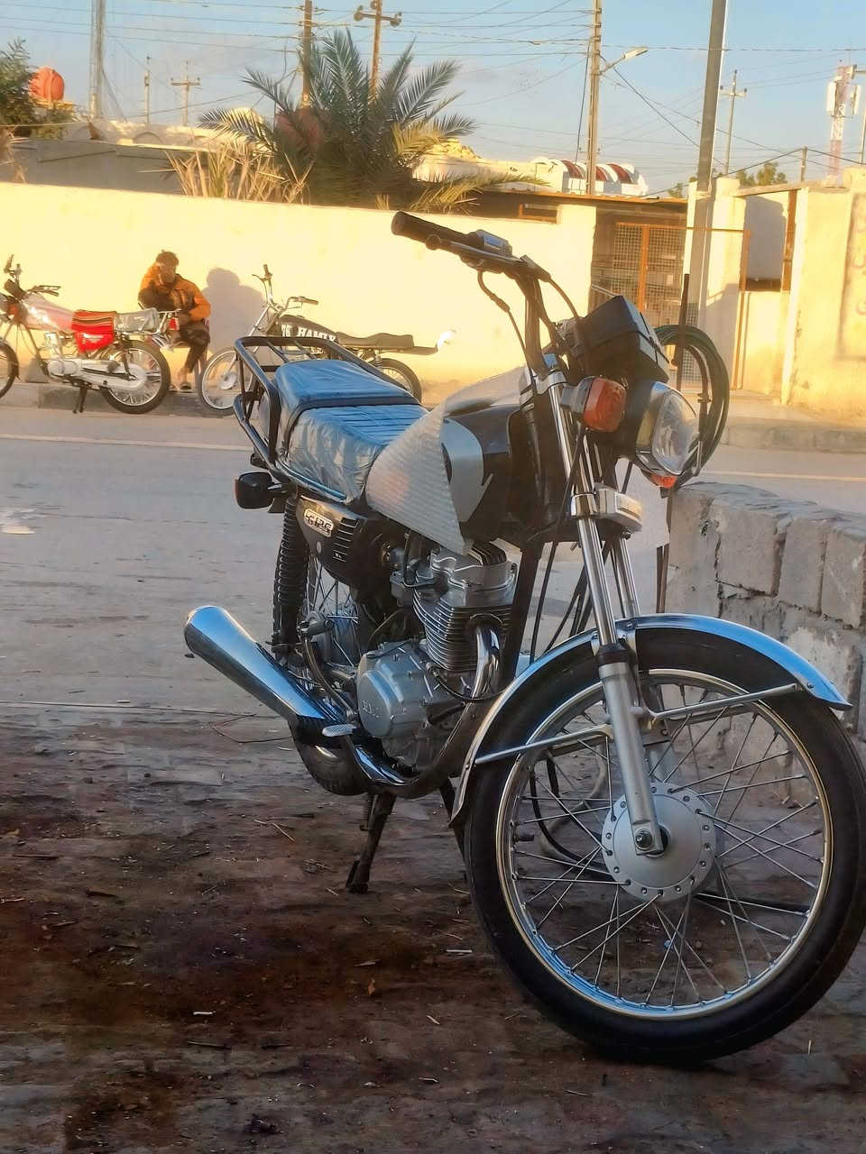 السلام عليكم دراجه يراني البيع بدون تعمير 2025 دراجه شلعه ومعدل مكينه نامه شلامجه سعر 850 وبيه مجال الو مراوس بدراجه حربي مكان العماره ناحيه السلام رقم ***********
