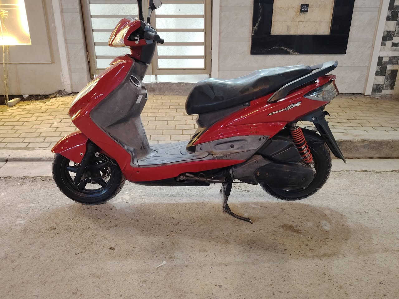 السلام عليكم للبيع سنكس فحل كابريتر مال رمبه مكفوله كفاله عامه السعر مليون و100وبيها مجال قليل العنوان بغداد حي تونس الاتصال على الرقم ***********
