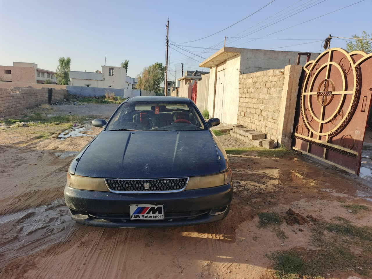 السلام عليكم شيزر للبيع او مراوس سياره جاهزه كير محرك ونجي صدر جديد تخم تاير جديد كهربائيّة كلهه شقاله فحص نينوى ماندل صاحبه السعر 17الشراي يتصل عل رقم ***********
