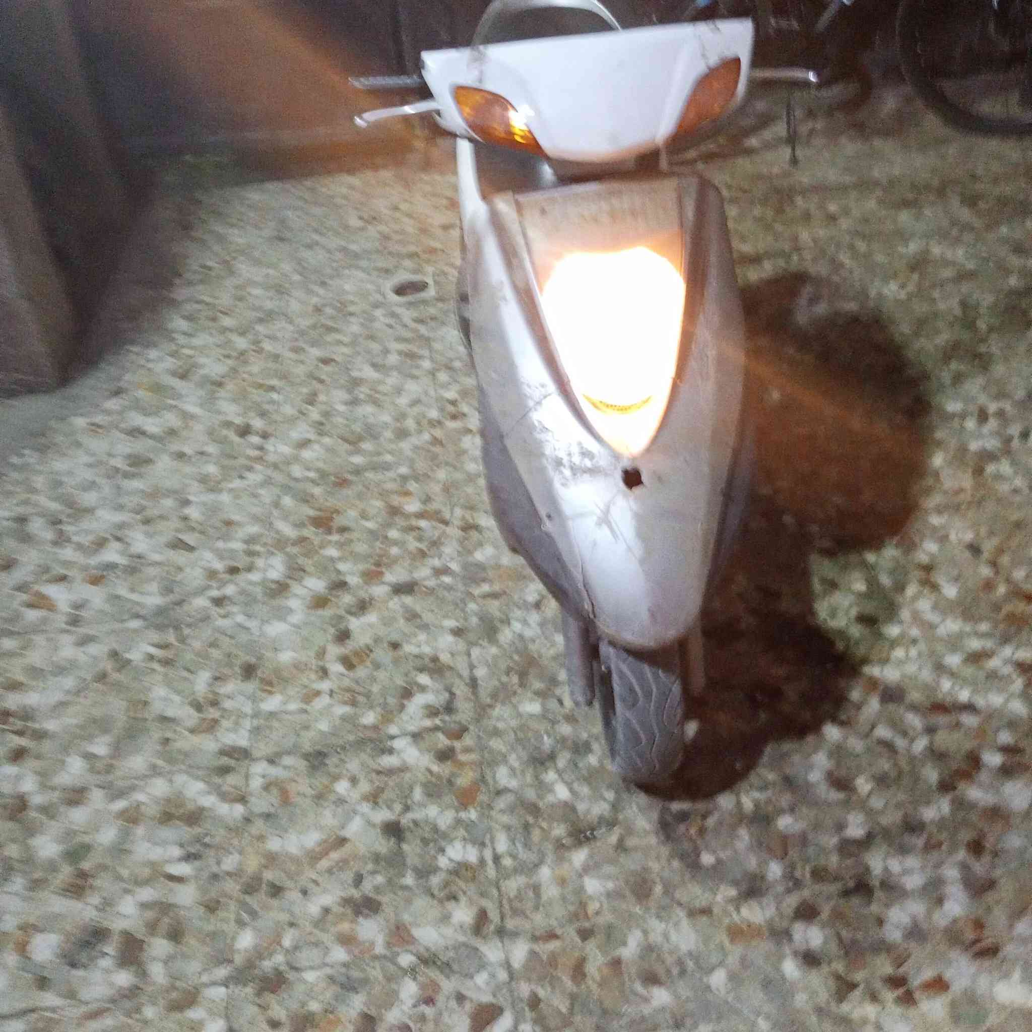 السلام عليكم دراجه بريز للبيع السعر 350 ألف وبيها مجال مكاني بغداد جكوك رقم ***********
