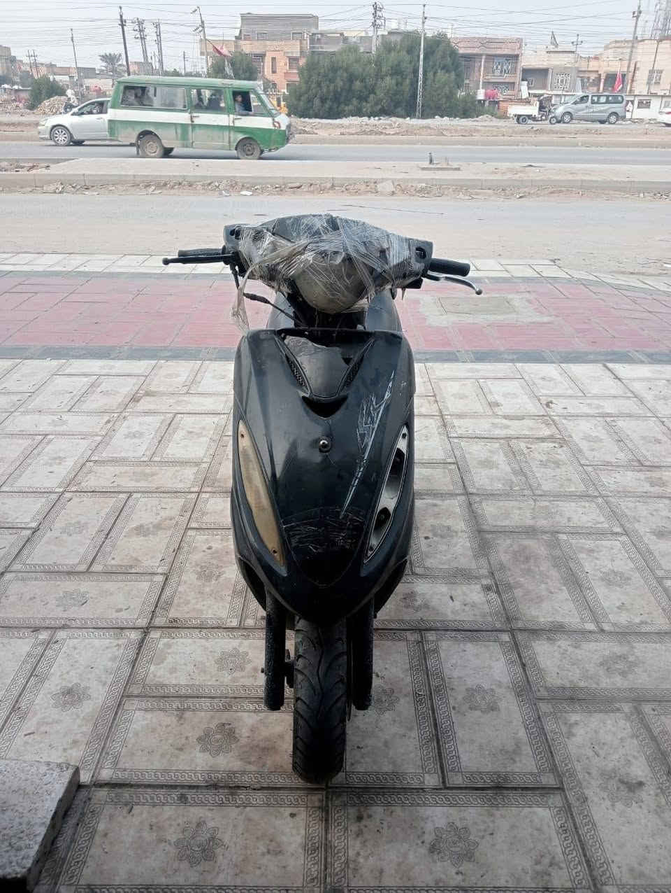 السلام عليكم دراجه جيفور شغاله مكينه ناعمه بس بيها خيط تبخير قليل وبيها عواج بالسكان وهاي الصوره قبل يومين صورتها
سعرها ب١٧٥ وبيها مجال قليل للمعلومه الدراجه شغاله يعني اليشتريها يروح بيها 
مكاني ناصريه حي التضحيه 
***********
