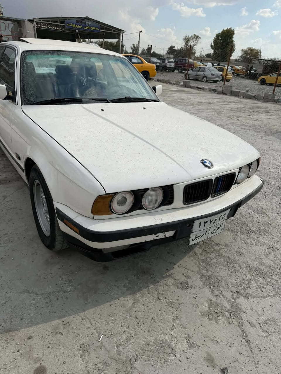 بي ام 525بلادي 
1-موديل 1990
2-اوتماتيك بلاد 
3-محرك كبس ديجيتال
4-كير محرك بل باكيت 
5-باتري جوه كشن بلادي باتري جديد 
6-صدر امامي خلفي جديد 
7-تايرات جدد 
8-سنويه منتهي سنه شرط تحويل وكاله 
9-سياره بيها جاملغ سكن بيها ضربه بدون دواخل 
10-يرهم مراوس وبيع حسب قناعه 
11-دواخل جلد كهربائي سلايت كهربائي شغال 
12-مكاني كركوك اي استفسار اتصال واتساب هم موجود 
13-سعر 58بيها مجال الطيبين 
***********
