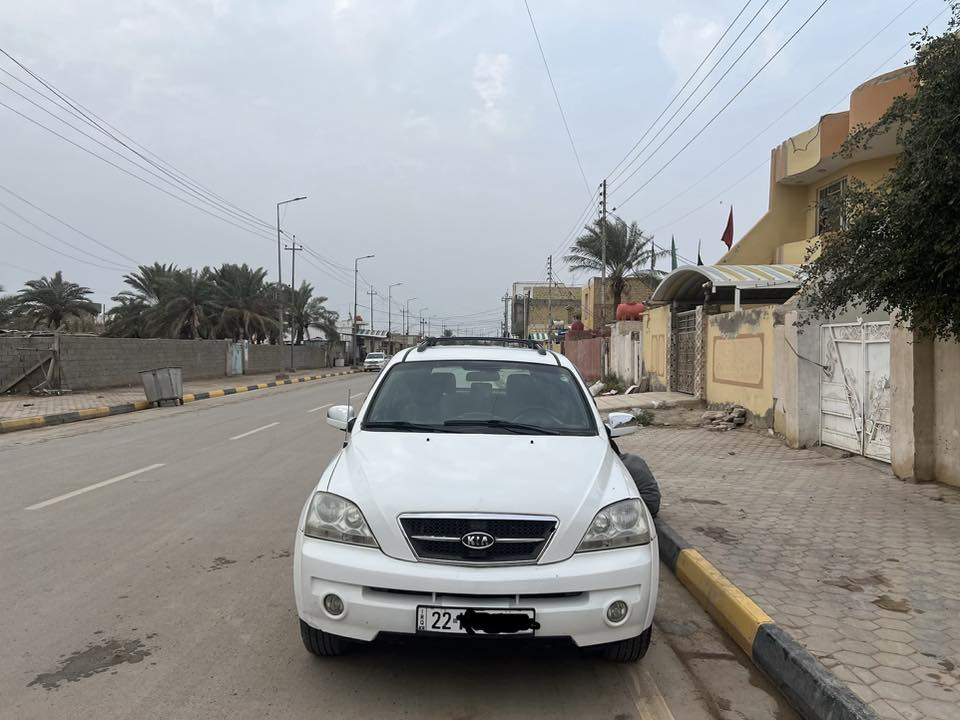 السلام عليكم ورحمة الله وبركاته للبيع سيارة سورنتو موديل 2006 / رقم أربيل محرك 6/سلندر كفالة عامة من الصبغ والحادث محرك وگير واحد على واحد سيارة جاهزة من كل شي وخير من الله للشراي السعر 100 وفيها مجال بسيط :المكان محافظة واسط /قضاء الموفقية : اتصل وبالخدمة ***********
