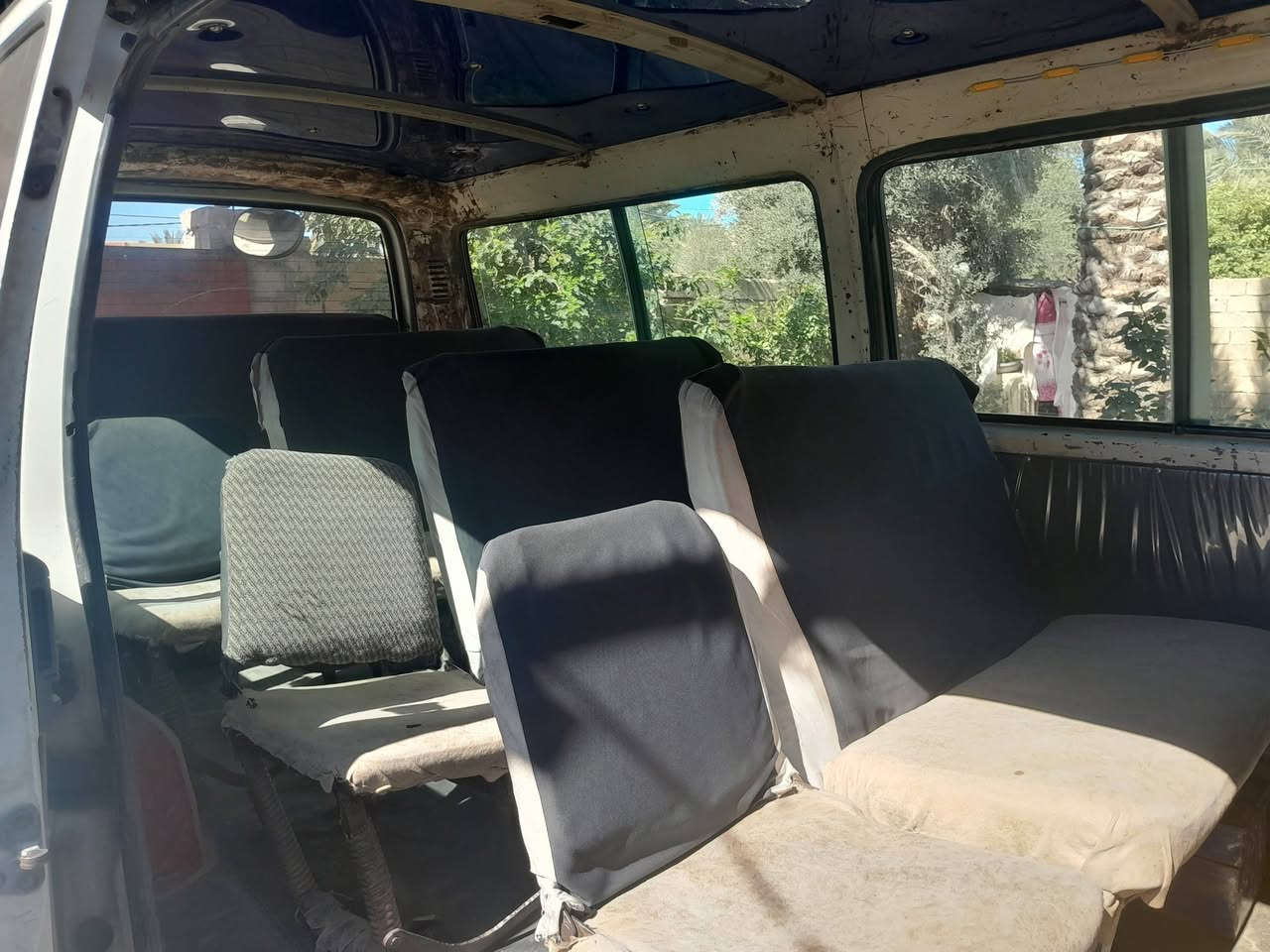 من رخصه ابو الكروب المحترم
سياره هايسه بوز موديل ٩٣ ألماني سنويته نهايه ال ٢٧ سياره حلوه ومرتبه دواخل نضيفه بدون خياس كهربائياته كله شغاله 
مكان السيارة ديالى السعر(٤٠) ***********
