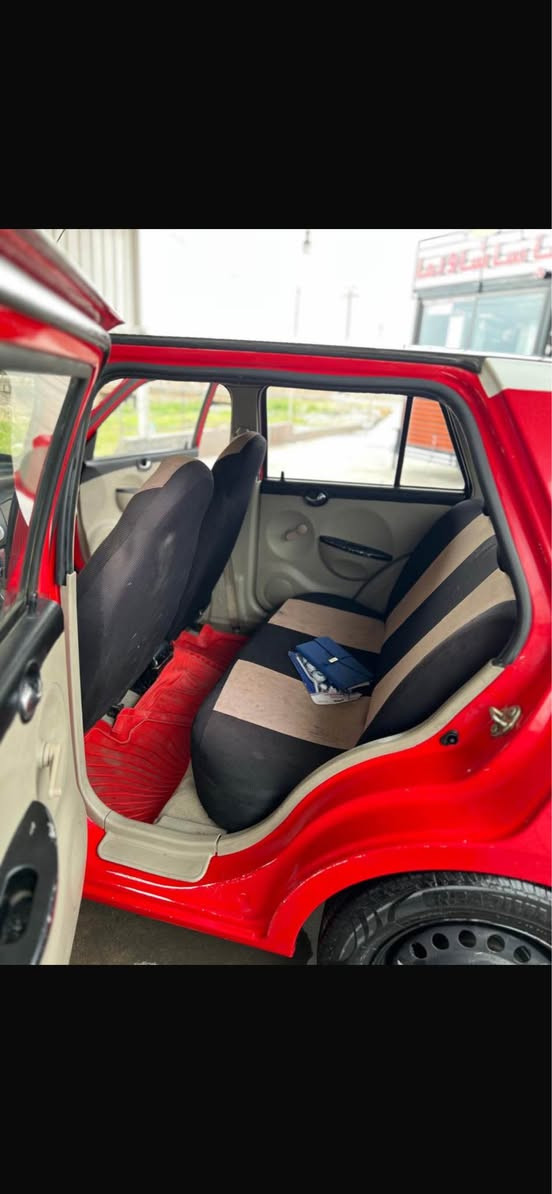 لیفان مۆدیل ٢٠١٣ گێر عادی دو جام کارەبایی تەبرید 
بەس دەرگای سایەقی صبغه یەک دوو جێی گچکەی ساردەکوتە بێ داخلی 
سەنەوی رەقەم نوێ
هەولێر /*********** أربيل, العراق
