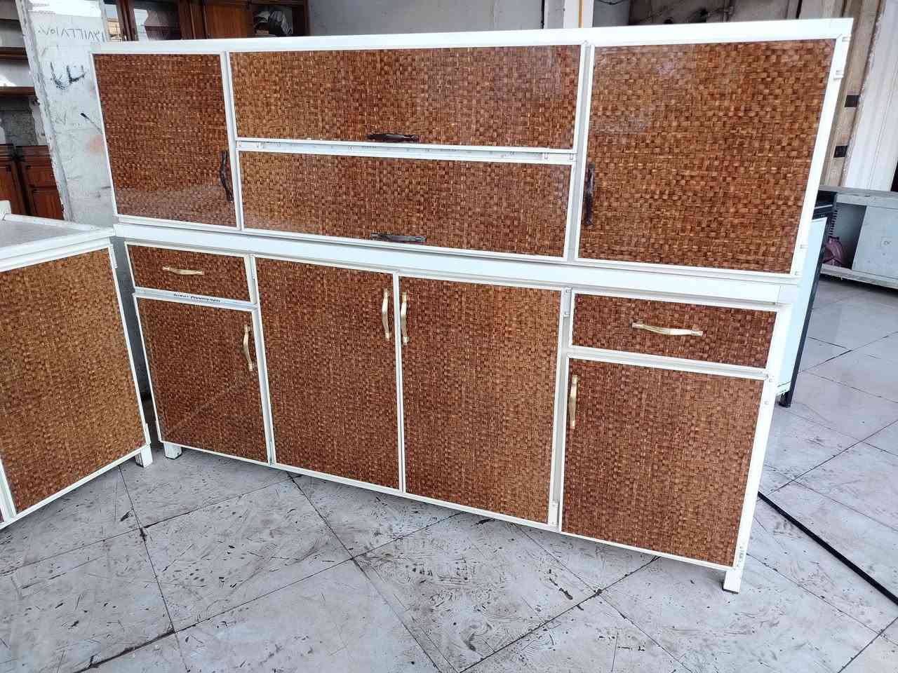 للبيع كونتر ارضى ملحق مترين نضيف سنك متر نص كرانيت اصلي سعر ٢٧٠ بي مجال *********** اسيا *********** مكان موصل
