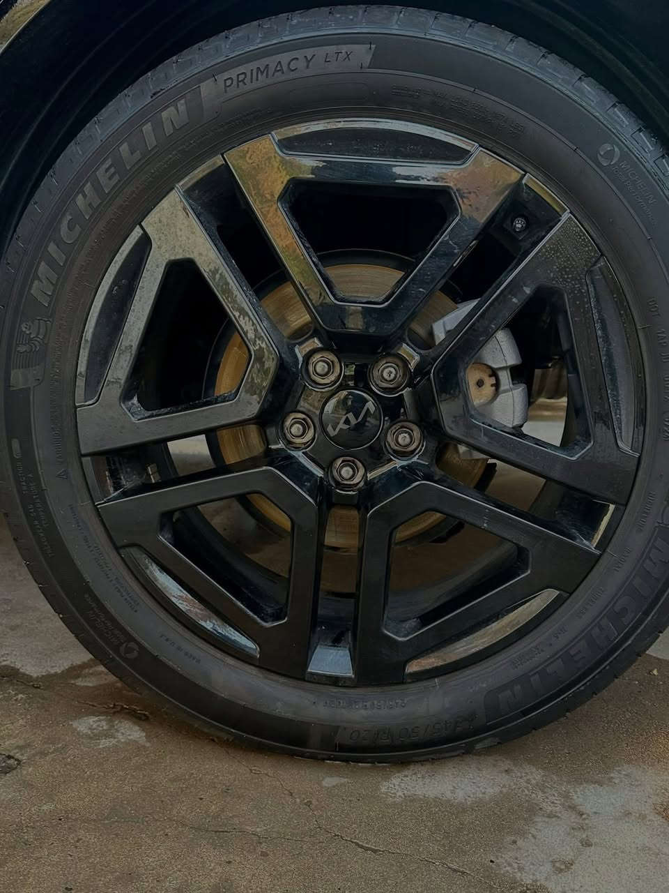 ياالله
 السلام عليكم كيا تيلورايدوارد امريكي موديل 2025

Kia TellurideSX2025 3.8L

المسافه المقطوعه :12الف كيلو  
          حجم المكينه : 3800    V6
           حالة الايرباك :دركه
الضرر : تبديل بنيد فقط والاصلي موجود بس بيه خسفه
   
#الموصفات 
1. شاشه 
2. كامرا
3.لايتات لد
4. بصمه 
5. كشنات جلد اسود
6. هندبريك بصمه 
7. رادار تحديد مسار
8. رادارات 360
9.فور ويل 
10. اوتو ستوب
11. حساسات خلفي امامي
12.اوتو هولد 
13. اشاير بالمري 
14.بكلايت لد
15. نظام ايكو + نظام تزحلق
16. فتحه سقف
17. هيترات بالكشنات حار بارد
18.كامرات 360
19.كامرا بالمرايا
20.بردات خلفيه
21.سبعه راكب
22.كشن السايق كهربائي
23.كشنات خلفيه كهرباء
24.كشافات
25.سقف كنتارا
26.ويل كب
 
فول مواصفات 1/1 جاهزه مرقم قادسيه. 

مكان السياره  ديوانيه الحمزه الشرقي الاتصال ***********
