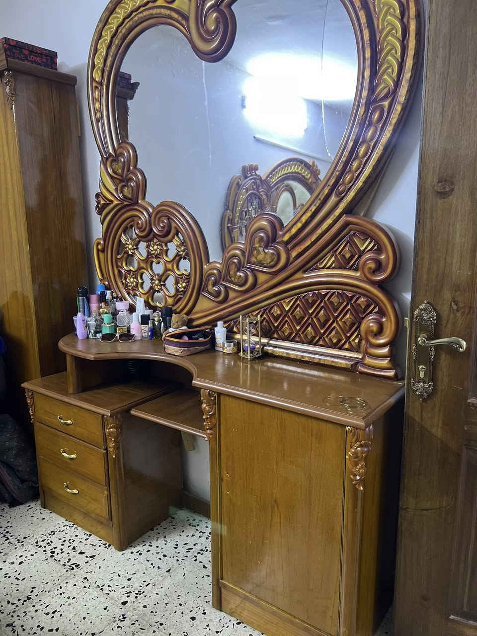 السلام عليكم غرفة نوم صاج ما صار شهر من اخذتها جديده مستعجل على بيعها  كاملة سعرها 800 و بيها مجال


**إذا كنت صاحب هذا الإعلان وتريد حذفه لأي سبب، رجاءا أرسل رسالة إلى الدعم الفني**
