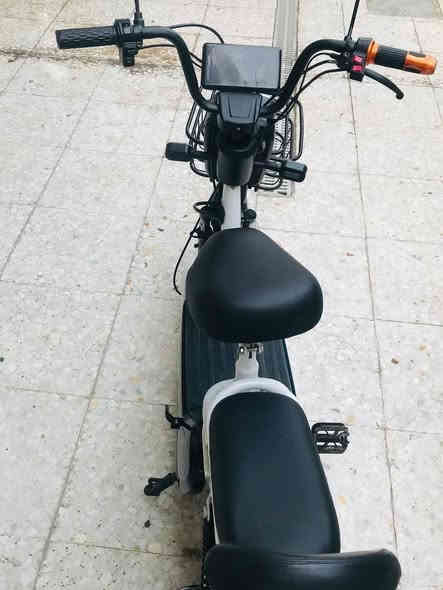 للبيع دراجة شحن حجم 14 موديل 2025 بطاريات جديدة تمشيك الشحنه 35 كيلو
كلشي شغال بيه جديدة 
2 بصمات 
تشغيل عن بعد اشاير كله شغاله 
السعر 200 مكاني الزعفرانية 
***********
