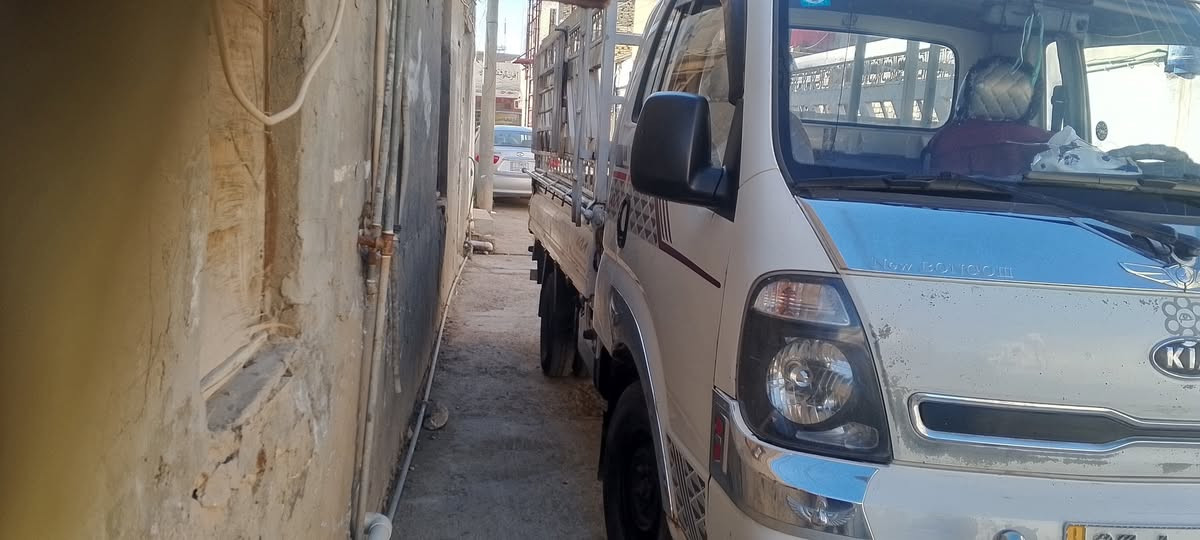 سلام عليكم 
كيا مديل 13 ذي قار مشروع وطني مكفوله من الضربه والصبغ عدا التكحيل تبيرد شغال سويج ريموند تخم تاير كامره اماميه خلفيه مكاني واسط قضاء الموفقيه السعر 93/ ***********
***********
