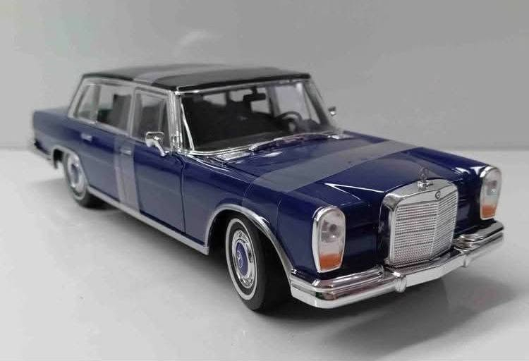 ⭕👇 مواصفات القطعة 👇 ⭕

الماكيت الملكي - Royal Maquette 👑💪

لهواة التميز والفخامة والكلاسيك👌

                ✅ موديل 1963. Mercedes-Benz ㉦ 💪

🔵  مجسم المرسيدس بولمان 600 ✅

🔵  القطعة بتفتح ابواب وكبوت 👌 

🔵 دركسيون متصل بالعجله الأماميه بيتحكم في الكاوتش

 يمين ويسار 👌🚙

🔵 القطعة مميزة باللون الأزرق 💙

🔵 القطعة مقاس 1 : 24 طولها حوالي 20 سم 👌

 🔵 القطعة إنتاج شركة Welly nex  ✅

 🔵 مصنوعة من المعدن بالكامل 👌

 🔵 العربية جديد بالعلبة 👌🏻🎁

‼️للحجز تواصل معانا واتساب 012 01584328  📱


**إذا كنت صاحب هذا الإعلان وتريد حذفه لأي سبب، رجاءا أرسل رسالة إلى الدعم الفني**