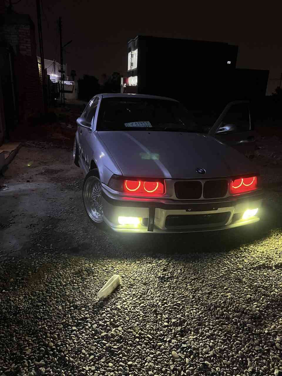 للبيع  مال جناي سياره كلهه علبلاد مكينه ٤٤ دينمو مي سكليتر كهرباء مال حاويه كير شورت شفتر اكسل قفل بلاد مو لحيم صبغ جديد غرفه جديده تخم تاير صدر جديد تخم ويل شفه عريضه مضومه زنون بلاديه الامانيه برده خلفيه اصليله تصعد وتنزل صالنصه رياضيه اصليه مو تجاري جام ٤ كهرباء السياره كلش قويه مابيها نقص برغي بجم نفخ مو عادي مرايات M سبايدر خلفي ودفيوزر سماعات Boos مع دمام دركه M اصليه  
السعر ٧٥ وكلشي اكو بلسوك ماعجبك السعر نورنه بتعليق حلو *********** 
رقم كركوك تحويل مباشر اكاتبك ويه ابو سنويه
