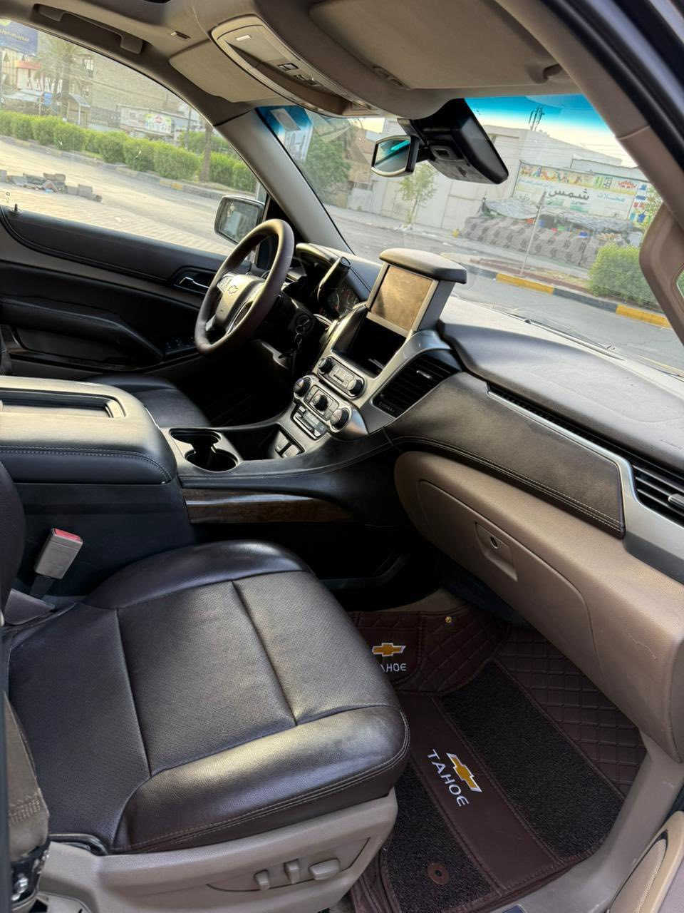 السلام عليكم 
؛تاهو2015خليجيLt1 وكالة المنصور رقم بغداد بسمي
؛بيهة صبغ جاملغ امامي ايسر اثر طخة بسيطه 
؛مواصفات (فتحه )
؛مكينه 5300 V8
؛قاصه +شاشه 
؛كامره +حساسات امامي خلفي 
؛رادار امامي +جانبي
؛كشنات  جلد كهرباء
؛ماشيه120الف
؛جنطه شفط 
؛ويل كب بلاد 
؛السعر 305وبيهة مجال  
؛اي استفسار ***********
(مكاني بغداد )حي القاهره
