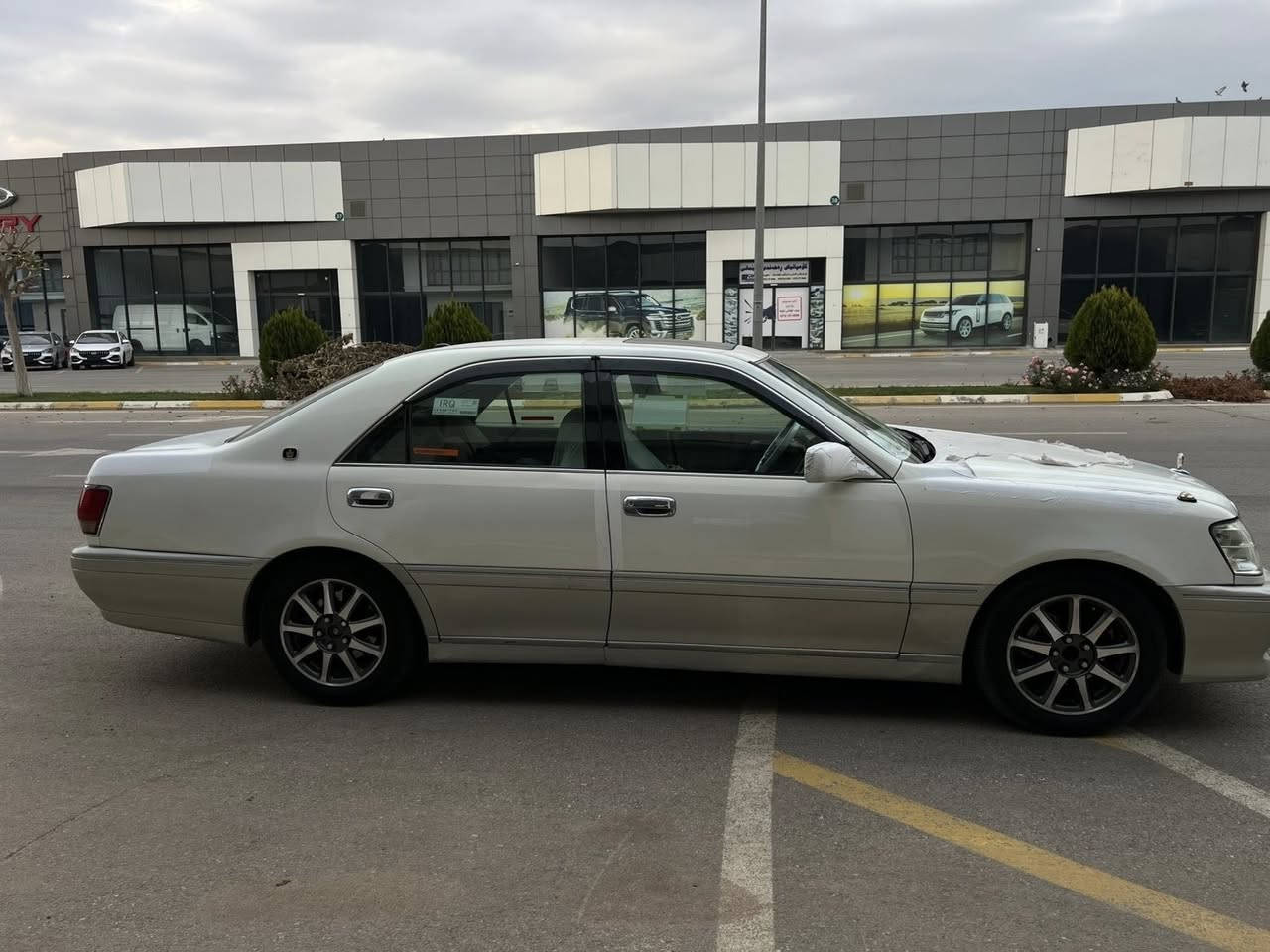 مەلیکەی ساغ
٢٠٠٢
دیفۆڕی گەورە
پێشو دوا کریستاڵ
ناو زەرد
٣ دوگمە پەردە
چوار کوشن کارەبا

***********
