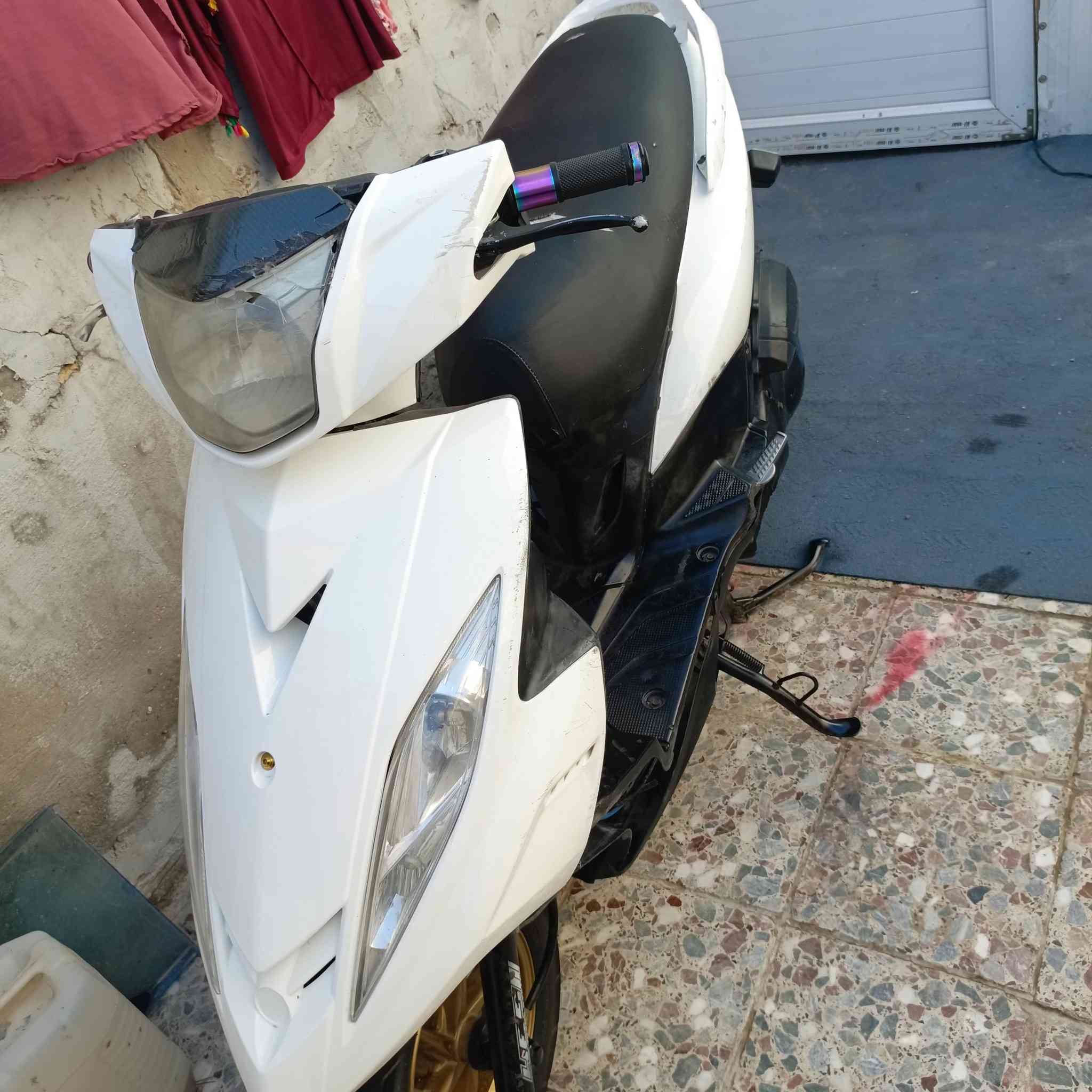 اسلام عليكم دراجه جي تي ار مفتوحه المكينه جانت مزوده رجعاهه بلادي للبيع سعر450وبيهه مجال مكاني نجف حي الميلاد شراي اتصل ***********
