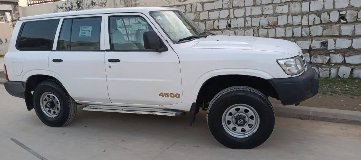 نیسان پاتڕۆڵ مۆدێل 2002 ناوسپی ئاڕمی پلاستیکی سلێمانی گێڕو مەکینەو ئەکسلوو دەبڵ ئەکسلی بەشەرت سەریارەکە کامل بۆیاخە بەڵام بەس یەک شانی پێشی لای سەکنو چەمەلەقی سەکنی پێوەیەتی چوار تایەی تازەی لەسەرە پاتری تازە ڕۆنی تازە گۆڕاوە لاسیک گایدی تازە گۆڕاوە پێشو دوای چرکەی تیا نیە غازوو بەنزینە هەردوو تەنکیە بیلادیە کەی لەسەر ماوەو تەوافەو دەبڵ تەنکی ئیش دەکات ناوکێچو کارە بای هەموی ئیش دەکات تکایە بەس جوابی تەلەفون ئەیەمەوە لەگەڵ ڕێزم ***********
*********** السليمانية, العراق
