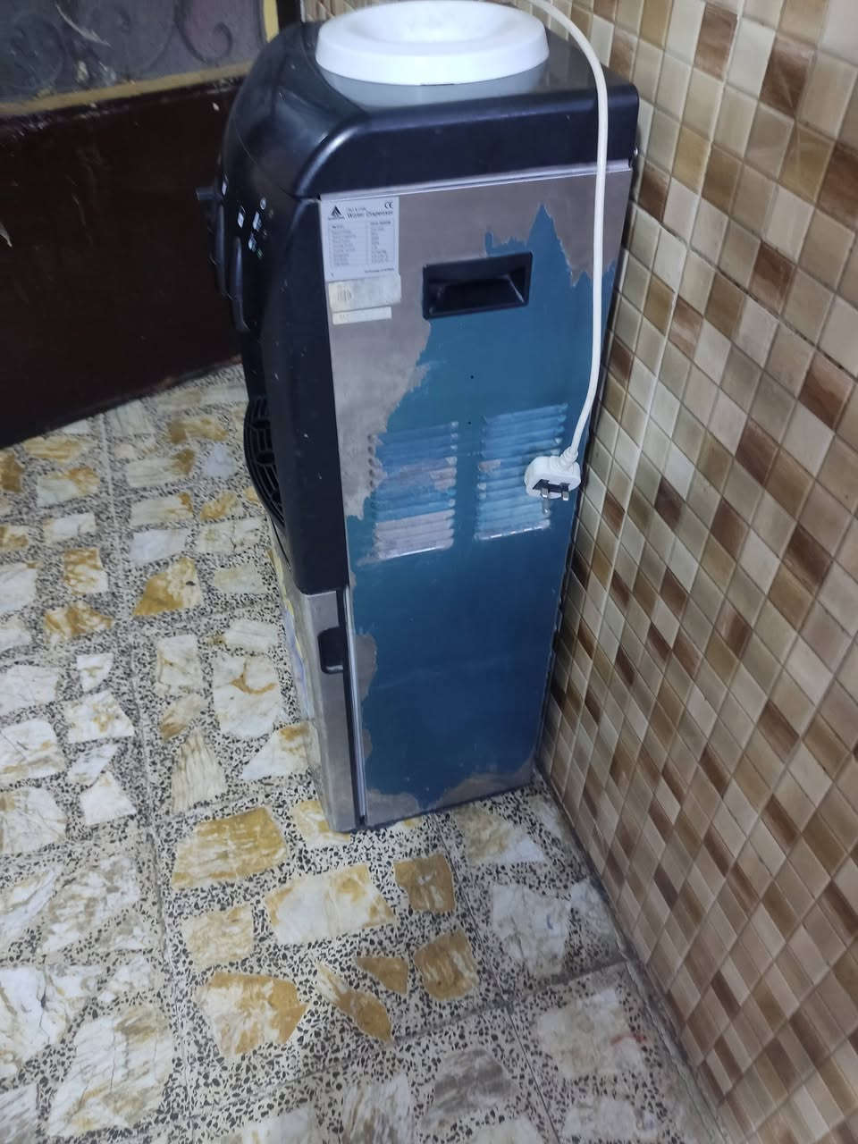 السلام عليكم للبيع السعر 100قبل بغداد مدينة الصدر الرقم ***********
