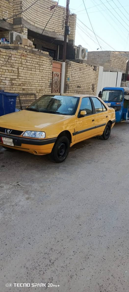 السلام عليكم ورحمة الله وبركاته
بيجو لميس موديل 15 السيارة خير من الله 
***********
مكاني بغداد نهايه حي اور سبع اقصور 
سعرهة43 وبي مجال
