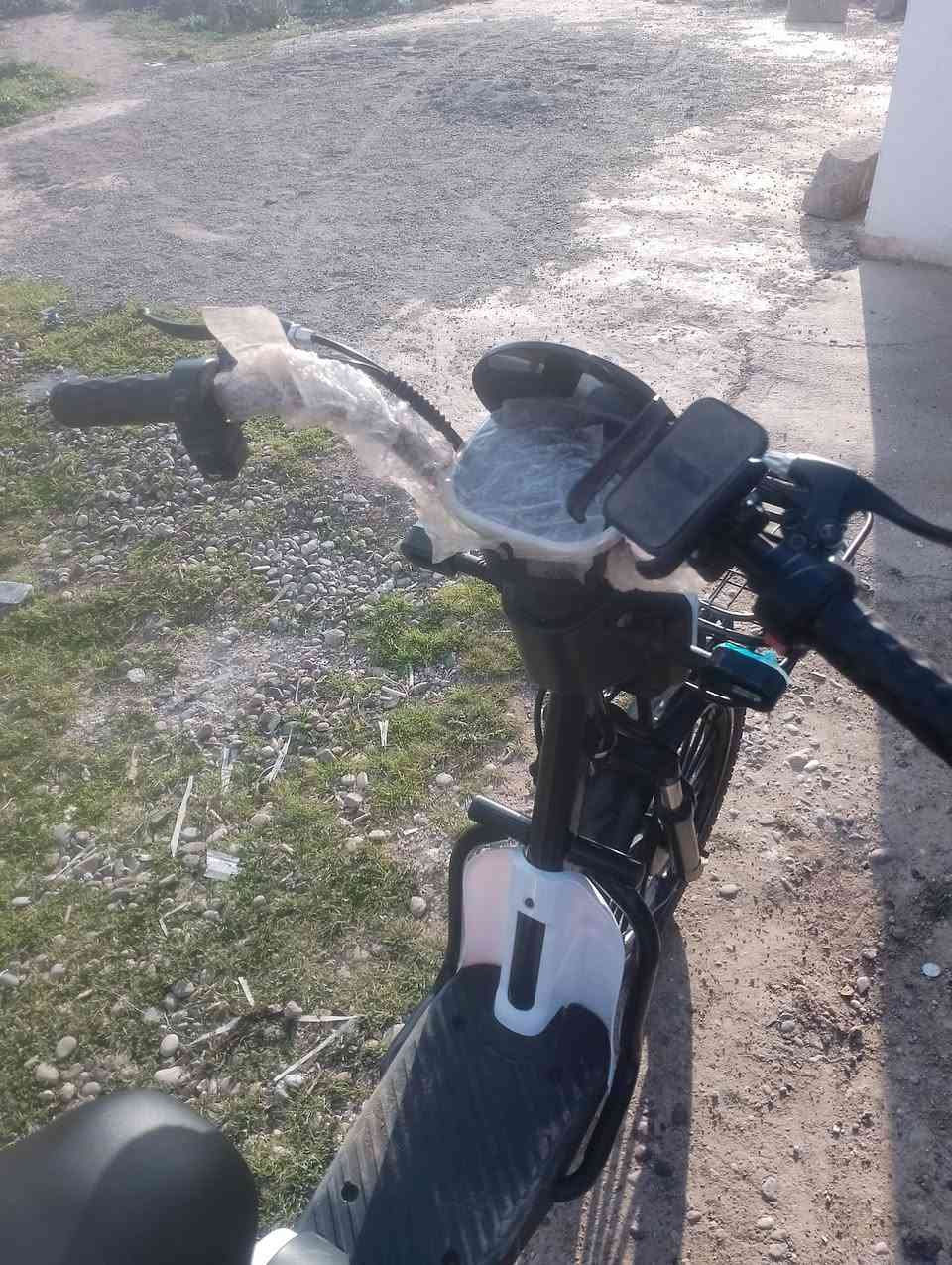 ماطور شحن للبيع مستخدم شي قليل السعر 300الف بي مجال قليل المكان قرية الذيبانية ***********
