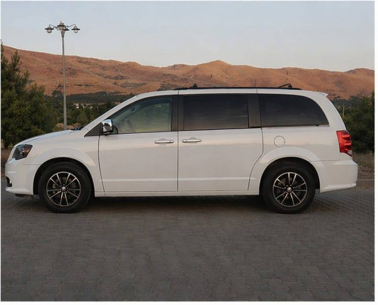 🚐 سيارة دوج كرفان 2020 سياحية للإيجار مع سائق
تتوفر سيارة Dodge Grand Caravan 2020 حديثة ونظيفة لخدمات السياحة والسفر داخل العراق.
✅ تتسع لـ 7 ركاب ✅ مكيفة بالكامل ✅ مقاعد مريحة ومساحة واسعة للأمتعة ✅ مناسبة للعائلات والوفود السياحية ✅ رحلات بين المحافظات والمواقع السياحية والدينية ✅ سائق ملتزم وخبرة في الطرق
أسعار مناسبة وخدمة مريحة وآمنة على مدار الساعة للحجز والاستفسار: ( رقم الهاتف ***********
