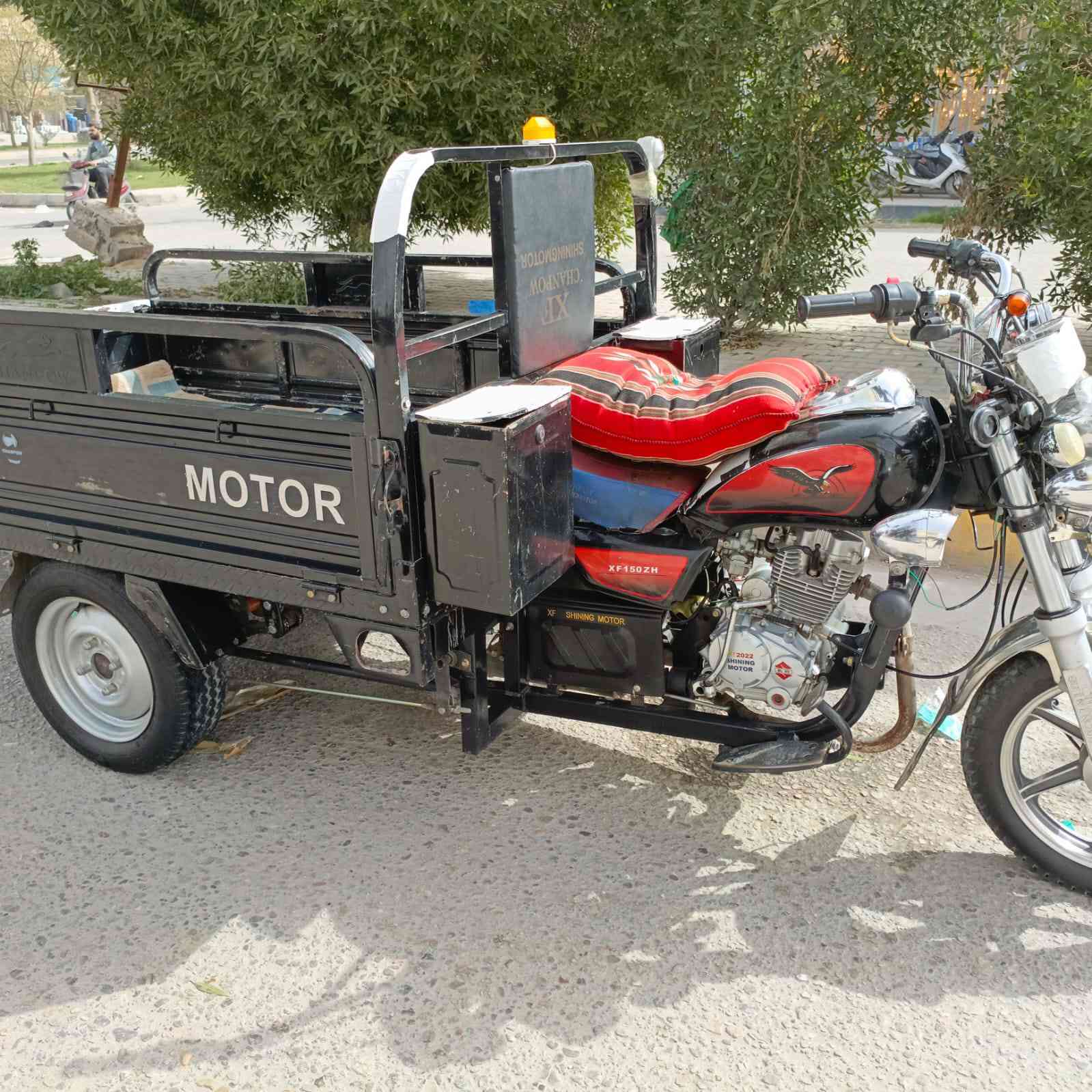 السلام عليكم ستوته للبيع سنويه مقفوله كفاله عامه مكان كربلاء حي الموظفين 2022 السعر 2200 وبيها مجال***********
