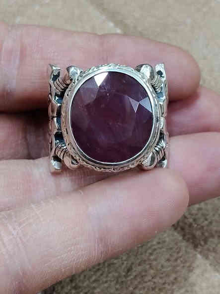 ياقوت صياغه ثقيله سعر 75 الف مكاني مدينة الصدر  ***********
