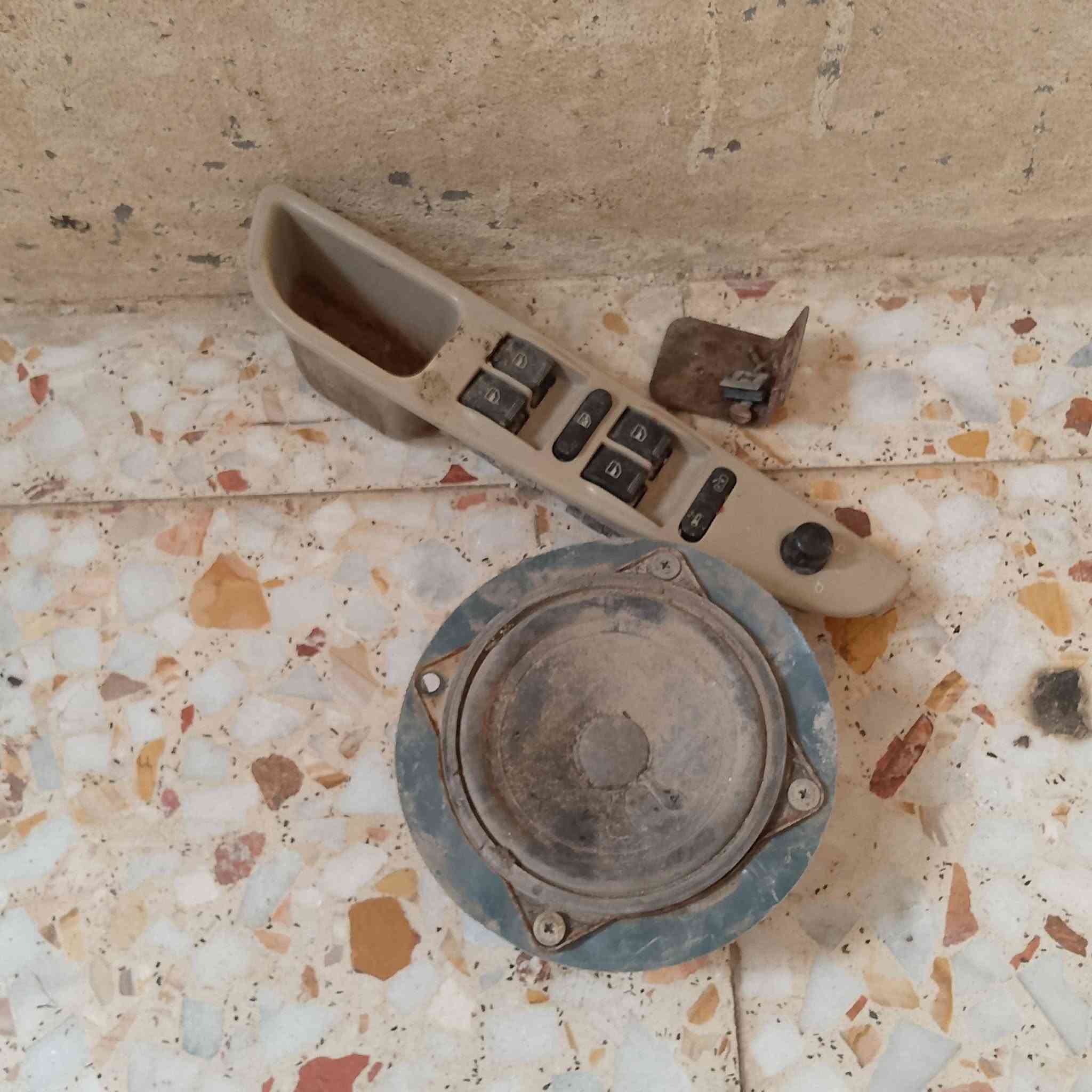 شيري افلاوين غراض 
جامه باب السائق
مكينه جام باب السائق
ضفيره باب السائق
مجموعت دكم باب السائق
فقل اويدات باب السائق
سماعه باب السائق
لاستيكات باب السائق
للبيع
الي شراي يتصل***********
أو مراسله
