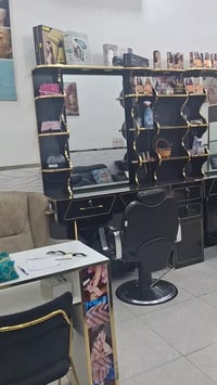 صالون متكامل داخل مركز تجميل  بيع او اجار 07729372615