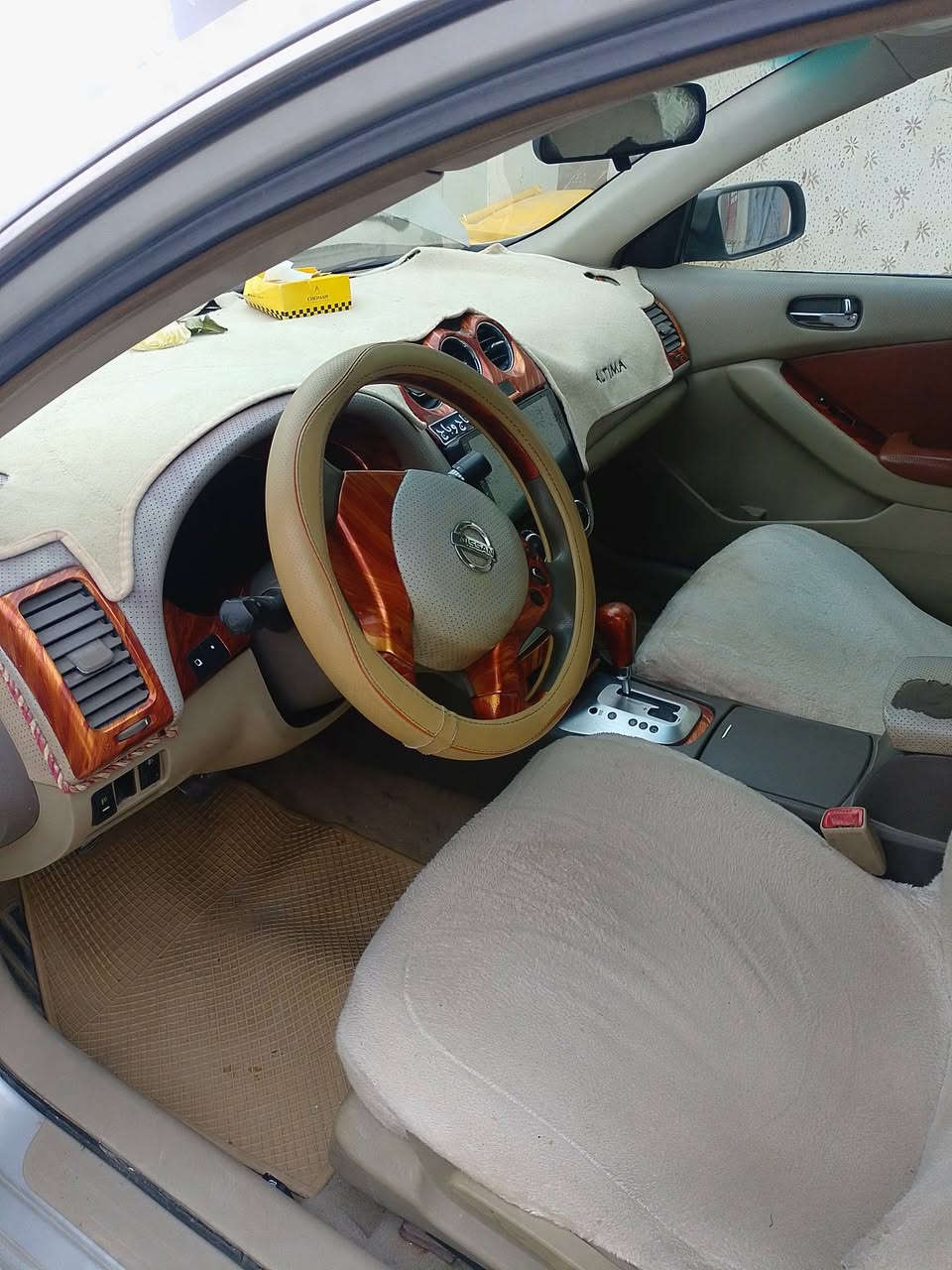 للبيع مستعجل على بيتها 73وبيه مجال موديل 8رقم سليمانه نكلبزي سنويه 29 متواجد على الفيسبوك ماسنجر السياره مصبوغة عام لجماليه فقط لا ضربه ولا ظخه سياره احلى من الصوره


**إذا كنت صاحب هذا الإعلان وتريد حذفه لأي سبب، رجاءا أرسل رسالة إلى الدعم الفني**