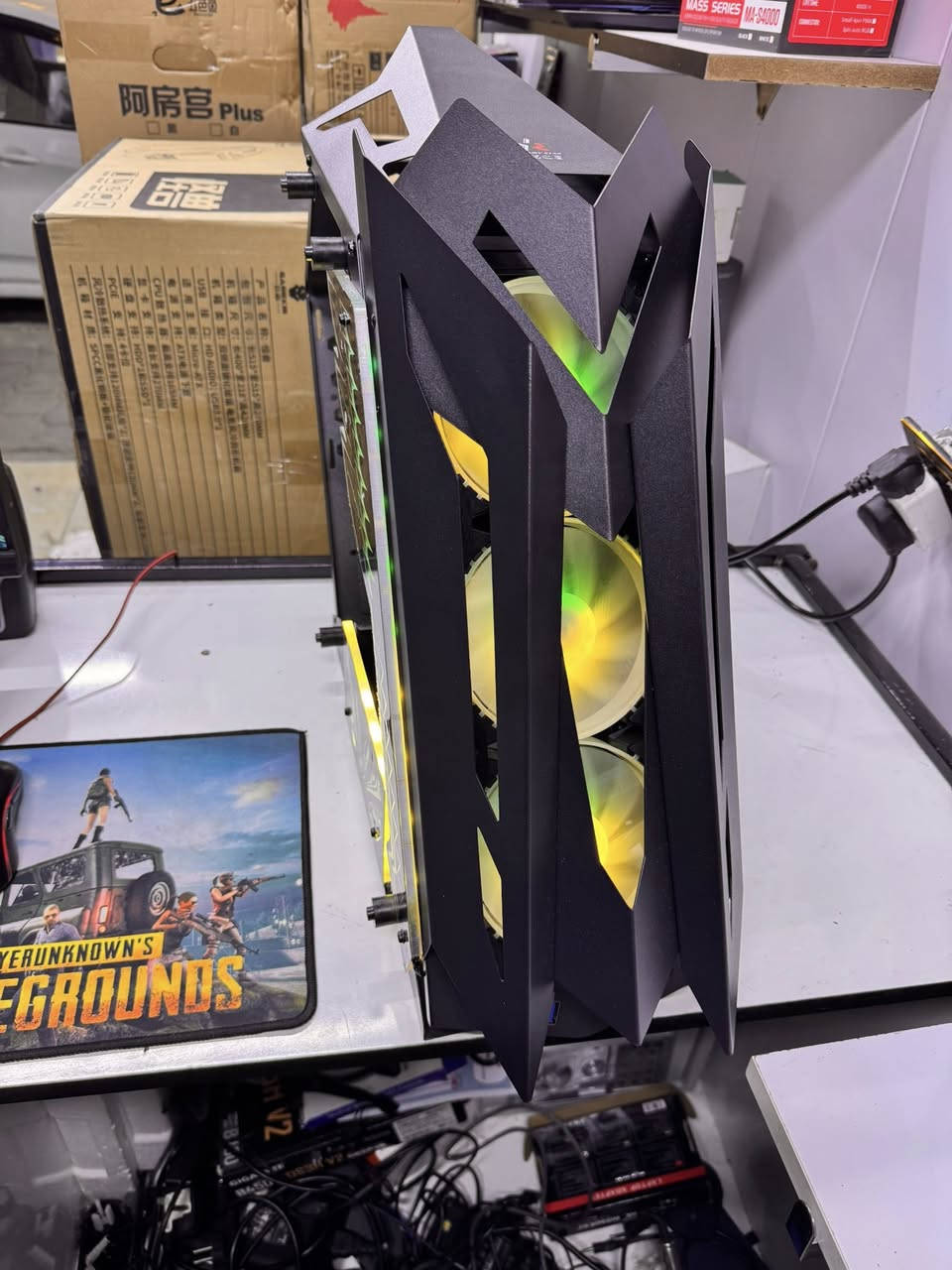 تحية طيبة شبابنا وحبايبنا 
تجميعة مرتبة يشغلك العاب على فريمات حلوة 
مع ضمان شهر من تاريخ الشراء
كيس يحتوي على شاشة 
I5 10400F
RAM 16 3200 
ASUS H510 PRIME 
GTX1660 6GB ASUS
SSD256-HDD 500GB 
P.S550W+80PLUS 
CASE RGB 
السعر ٥٥٠ الف سعر نهائي 
متوفر توصيل لكافة المحافظات 
عنوان المكتب كوت المشروع شارع الحاسبات مكتب MEGA-TECHNLOGY
***********
