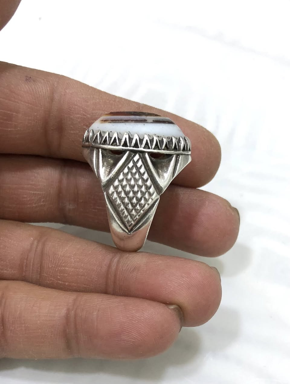 يا الله خاتم بحجر جزع بقري قديم مشكول  بصياغة يدوية ثكيلة ابو مشتاق قياس 25 للبيع فقط يوجد توصيل


**إذا كنت صاحب هذا الإعلان وتريد حذفه لأي سبب، رجاءا أرسل رسالة إلى الدعم الفني**