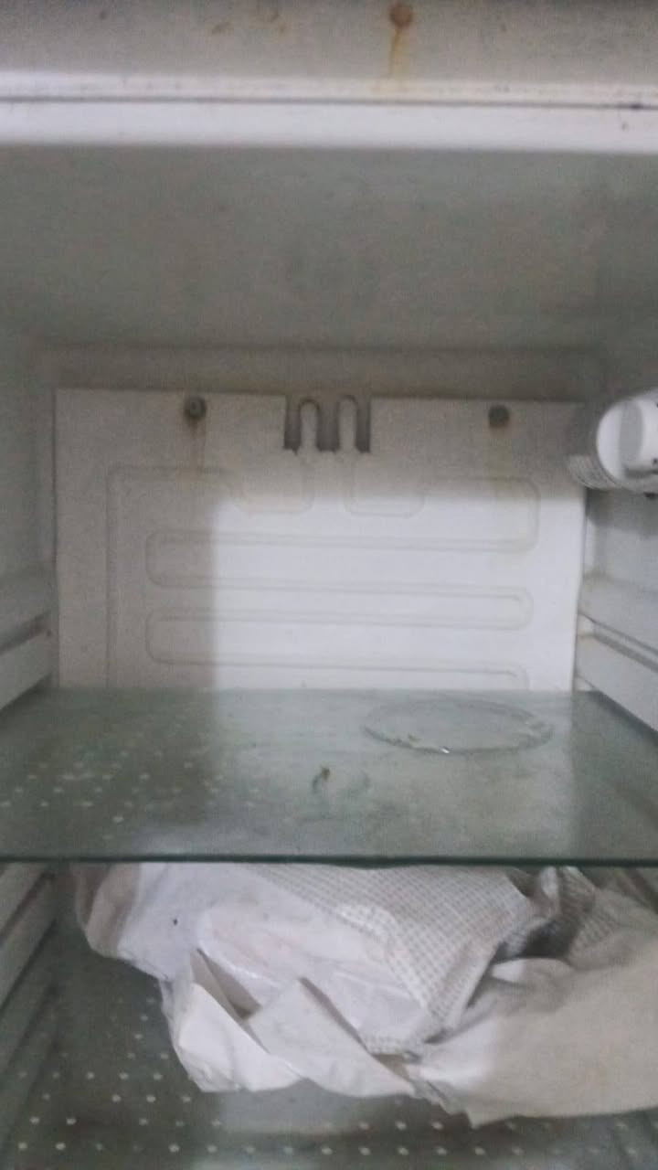 ثلاجه شغال ما بيها عيب سعر ٧٥ قفله شراي تعال خاص عنوان حي عسكري
الي عنده غراض للبيع راسلوني *********** ابيعها الكم
