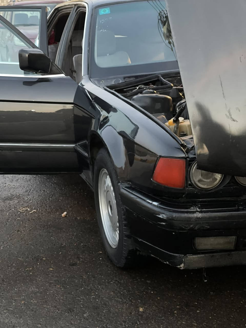 سلام عليكم بي ام ٧٣٥. سياره   مرتبه وحلوه مشروع وطني  ماكو غرامات نصبه حلوه تواير جدد حداديه الصدر  ٧٠ بل ميه ولحداديه الوره تعبانه ميكينه.  نضافه فولللل  لسنويه باسمي لكيره  بيه مشكله    ما اكفله ولبقيه كفاله  لسياره مصبوغه جماليه  لمكينه كفاله   غرفته نضيفه  سعر ٣٨  وبيه مجال لطيبين ***********
