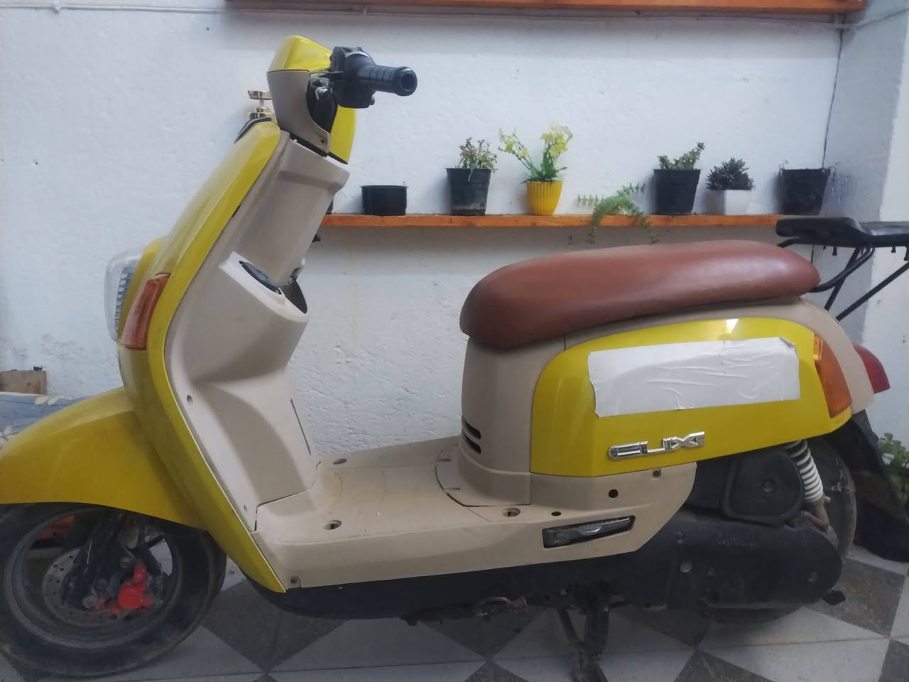 السلام عليكم
ماكس بوليسي نوزل للبيع
الدراجة نضيفة وحلوة خير من الله
بيها نقوصات بسيطة كلش
مبدل بيها بس ولفات على أيدي
شعلة ومعدل كهربائيات شغالة
أوراق كاملة السعر ٦٥٠ الف وبيها مجال
مكاني بغداد الشعب نهاية حي اور سبع قصور شارع المشروع
*********** واتساب لو ماسنجر
