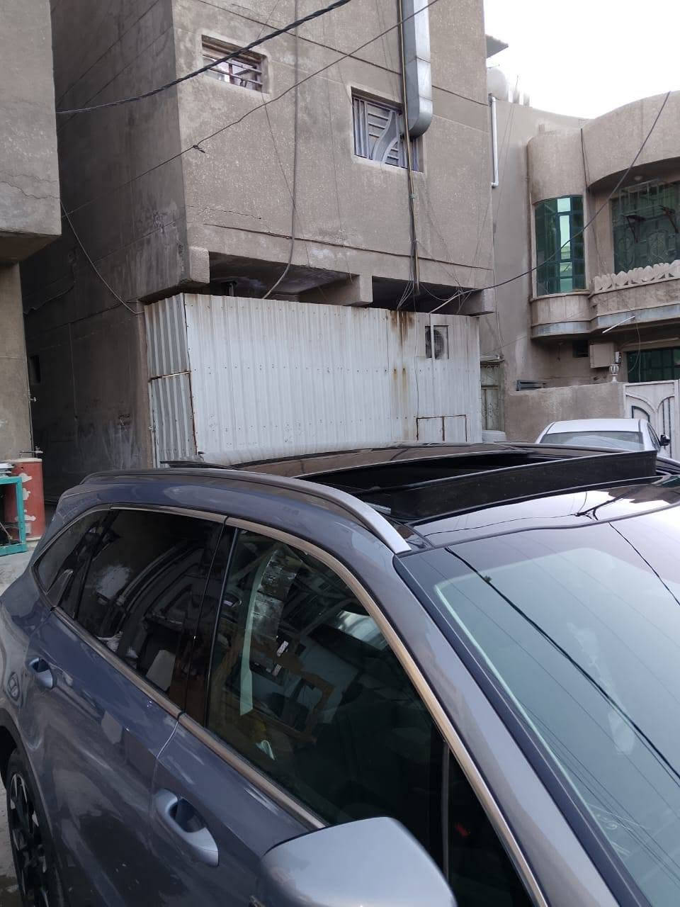 السلام عليكم سورنتو وارد امريكي 4 سلندر 7 راكب موديل 25 فول مواصفات فئة SX تدفئه وتبريد بالكشنات الداخل جلد اسود كامرات محيطيه ماشيه 12 الف قابل لزياده  حادثه 3 قطع صبغ السعر 220 بدون رقم الشراي يتصل ***********
