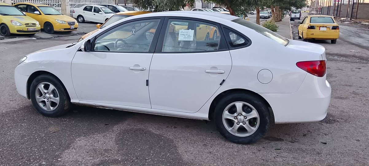 النترا 2011 ماكينه 16 ما مفتوحه بدون ضرر الصبغ موجود هذا المؤشر عليه بالاحمر شويه بس سياره جاهزه طقمها ورا وقدام كله جديد مكان السياره بالموصل والاستفسار على الرقم***********
