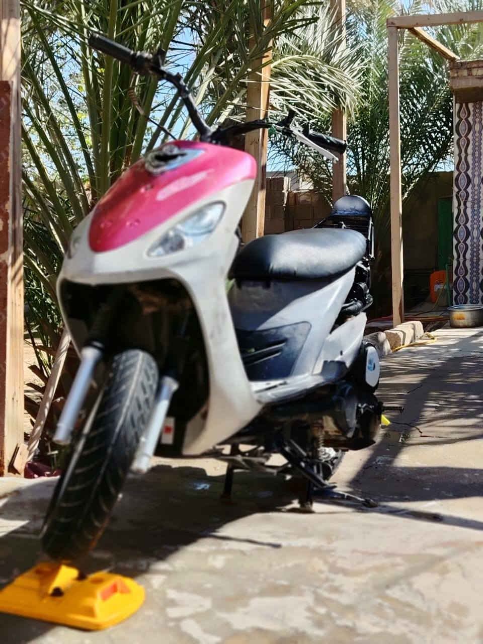 السلام عليكم ماكس منغولي حربيه كفراته موجود للبيع دراجه مكفوله من شاصي محركه مزود ٥٥  سلف شغال كهربايات شغاله  السعر٤٥٠وبيه مجال. بصيط مكاني (نجف حيدريه) رقمي***********
