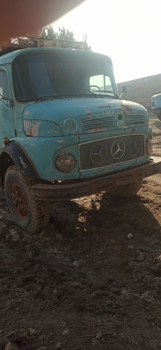 البيع أبو ردين موديل 1977مكان الحمزة شرقي تليفون ***********
