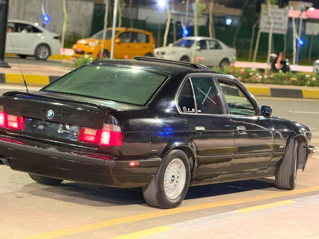 سلام عليكم 
الجميله للبيع 525بلادي 
موديل 96 فول مواصفات
كشنات جلد
سلايت طكتين 
كير اوتو
دبل ايربك 
دركه تحكم 
تبريد قطعتين ثلج 
وايرمنيه بلادي كلو شغال
صبغ جماليه فقط
 سياره احلى من الصور 
ما ناقصها برغي محرك كير شرط 
ترايك ع بصره
 اخي اذا ما عجبتك اعبر المنشور لا تعبني وتعبك
مكان السياره موصل 
اتصل وتدلل

***********
الرقم بي واتساب
