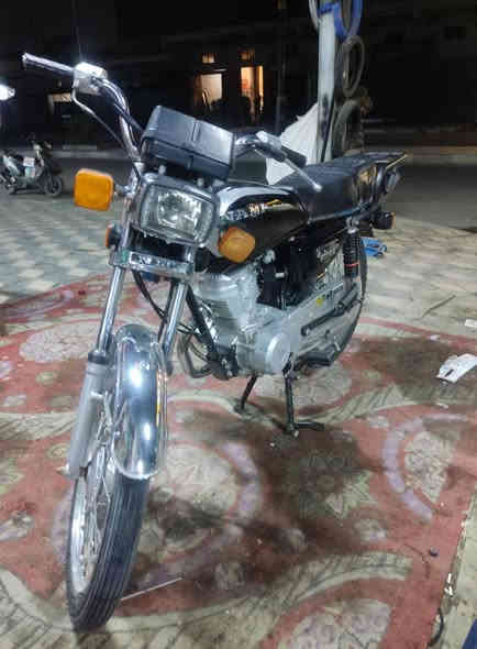 السلام عليكم دراجه اوراق اصولي ارشه21 بس شاصي ومحرك مامفتوح لباقي كله نامه بوري لشاصي مثل مال لنامه ب700 وبيه مجال لشراي يتصل***********
