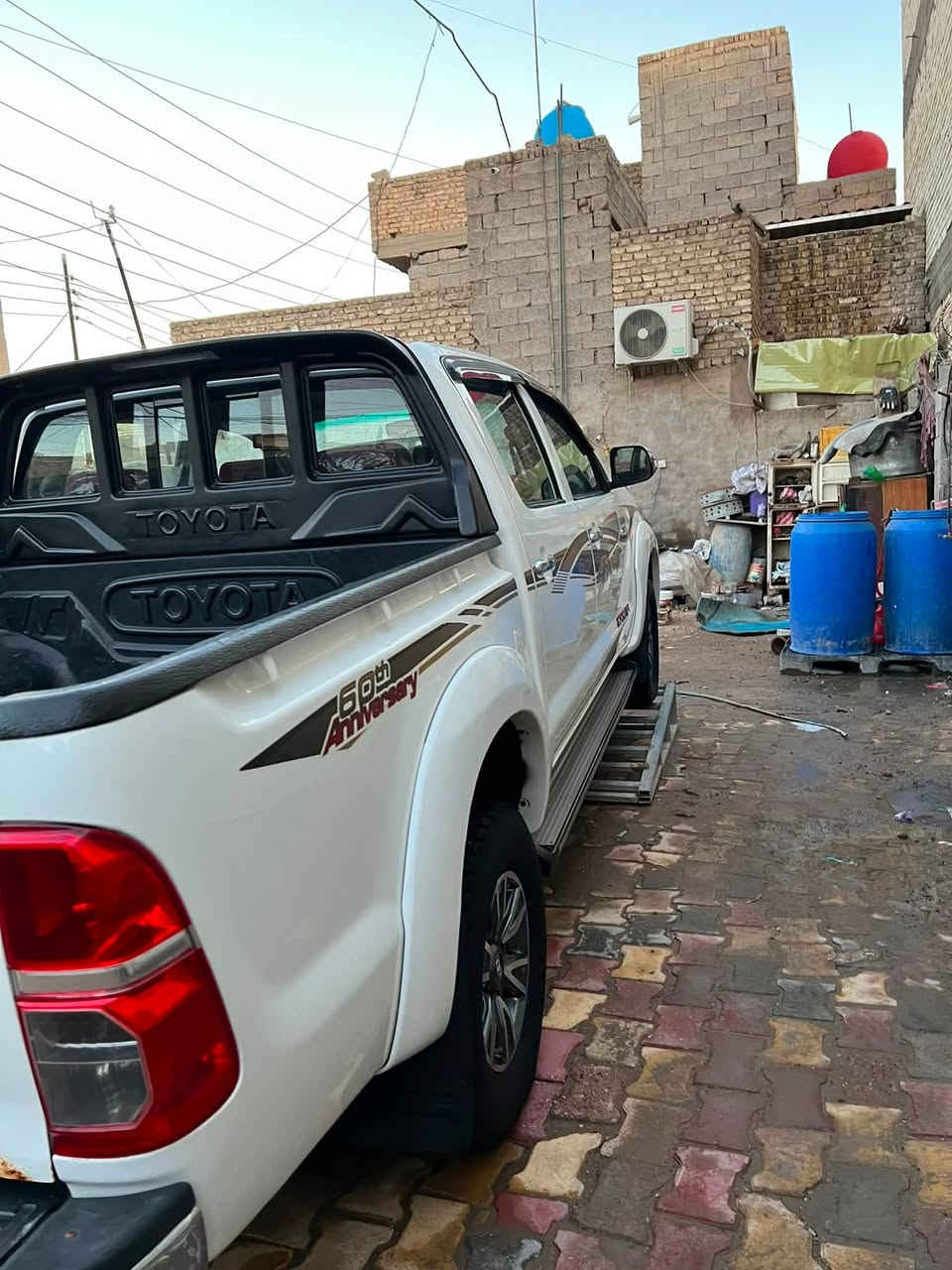 سلام عليكم بيكم 4*4 فور ويل موديل 2014 بارد بيها اصبعين بصف البگلايت الايسر غيرها ماكو الحمدالله تبريد تايرات وياله غرفه باتري صدر السياره ما ناقصها إჂ̤ شيء
سعرها 195 وبيها مجال ***********
