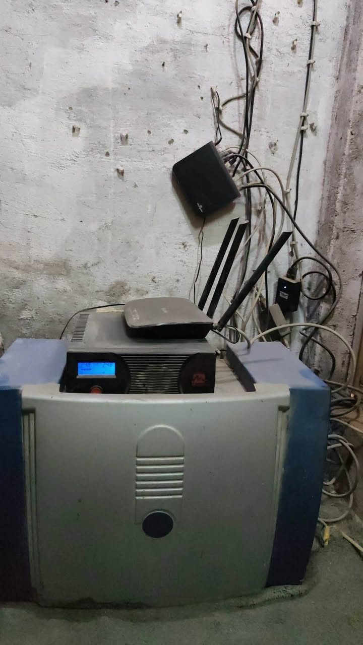 برج أنترنت للبيع ١٨ متر
العنوان - النجف حي ميسان 
السعر - مليون وبي مجال بسيط 
سكترات ٤ 
روكت xw  عدد ٤
912 عدد ٢
دش ٣٠ ubnt
دش  ٢٦ انتي نويز
باتري - عاكسه
كيبلات فراكات جاهز من كلشي


**إذا كنت صاحب هذا الإعلان وتريد حذفه لأي سبب، رجاءا أرسل رسالة إلى الدعم الفني**