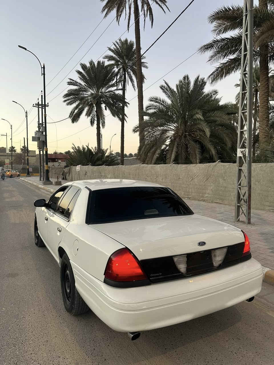 السلام عليكم فورد كراون فكتوريا بوليسي 2006 مزاد حله السياره عايدها من جديد 🇺🇸🇺🇸🇺🇸🇺🇸

🕹️(الكير انطوني جديد ماشديته نزلت كيري وبدلت كلقطعه بي جديده خو ما اجيبلي تابوت واشده وماعرف شنو بطنه كير كامل ب ورقتين اني كلفني 575)

⚙️(المحرك خير من الله اي نقص مابي)

⛓️‍💥(الحداديه عربانه اماميه كامله من فلنجات الدسكات دبلات حماله ايشي بيها كاملللل بدلته الى جديد
الخلفيه من دبلات اكسل كاردن بنزات كله جديد)

💡⚡️
(كهربائيات ضفيره من السكن لحد البكلايت جديده 
مروحه جديده كارت مروحه جديد ومخليلك احتياط جديد فيتبم جديد حته كلوب الرقم والصندوك شغال)

⚪️(الصبغ اكو ب 500 الف اني صبغت ابو 7 ورقات شرط )

🚘( كفالته مكفوله ضربه ومعجون) 

🛞(تايرات ووياله جديد حته السبير صارله شهرين من شادهن)

📩(اصولياتها كتابها الاصلي ووصل الاستلام ووكاله ام الباركود تترقم حلو واعتقد كربلاء بس الي مطلعها من الحله )

🚘(الداخل كشنات نضافه 90‎%‎ دشبول شاده جديد وصاجيه مال ماركيز ع مود شكلها ارتب شاشه كامره جديد كيلو متر ورون وكيج بانزين وحماوه شغال اي كلوب مابيها شغال بلعينه كلوب التنته شغال تحكمات ستيرن شغاله بطاين جدد بس وحده منال القبضه مال بطانة السائق موجوده فالته والطفايه مكسوره ومسويها امانة الله كلشي شغال حته الجداحه)

🛞(مشط ستيرن ودركه جديده حاطلها مال ماركيز ع مود شكلها ارتب وتحكماتها) 

⚠️
(النواقص الراجع مال الفيتبم مشتري ومشاده بس الصبح شوي تتأخر يلا تشتغل تشده يرجع طبيعي واليده مال الباب تسويها مال البطانه موجوده وكامله 
يحتاجلها صقل وبوليش كذالك دافع حسابه بس تروحله ويكملها بغداد )
السعر ((((55))))
واذا معجبك السعر اكو انشالله الافظل تحياتي
***********واتساب

***********اتصال
